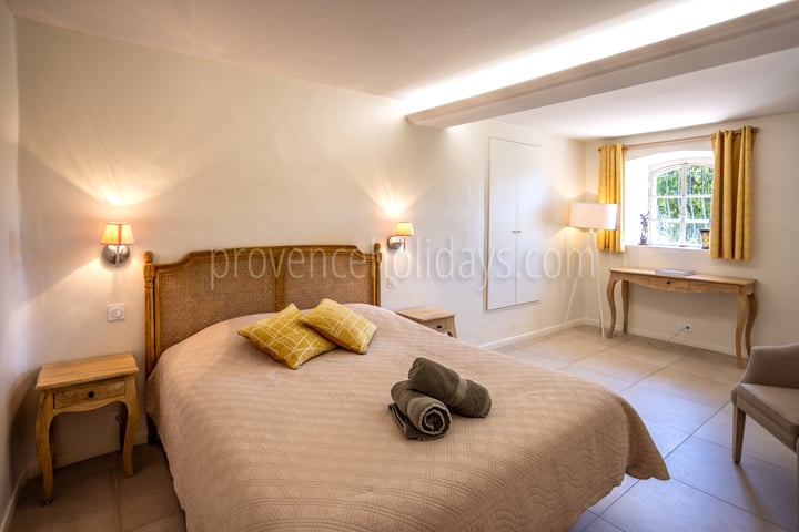 27 - Château des Lumières: Villa: Bedroom