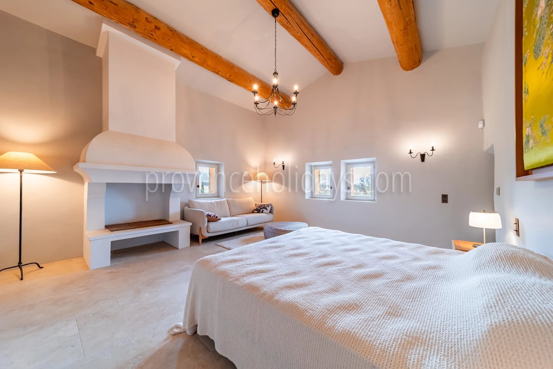 9 - Provençal residence in Bonnieux: Villa: Interior