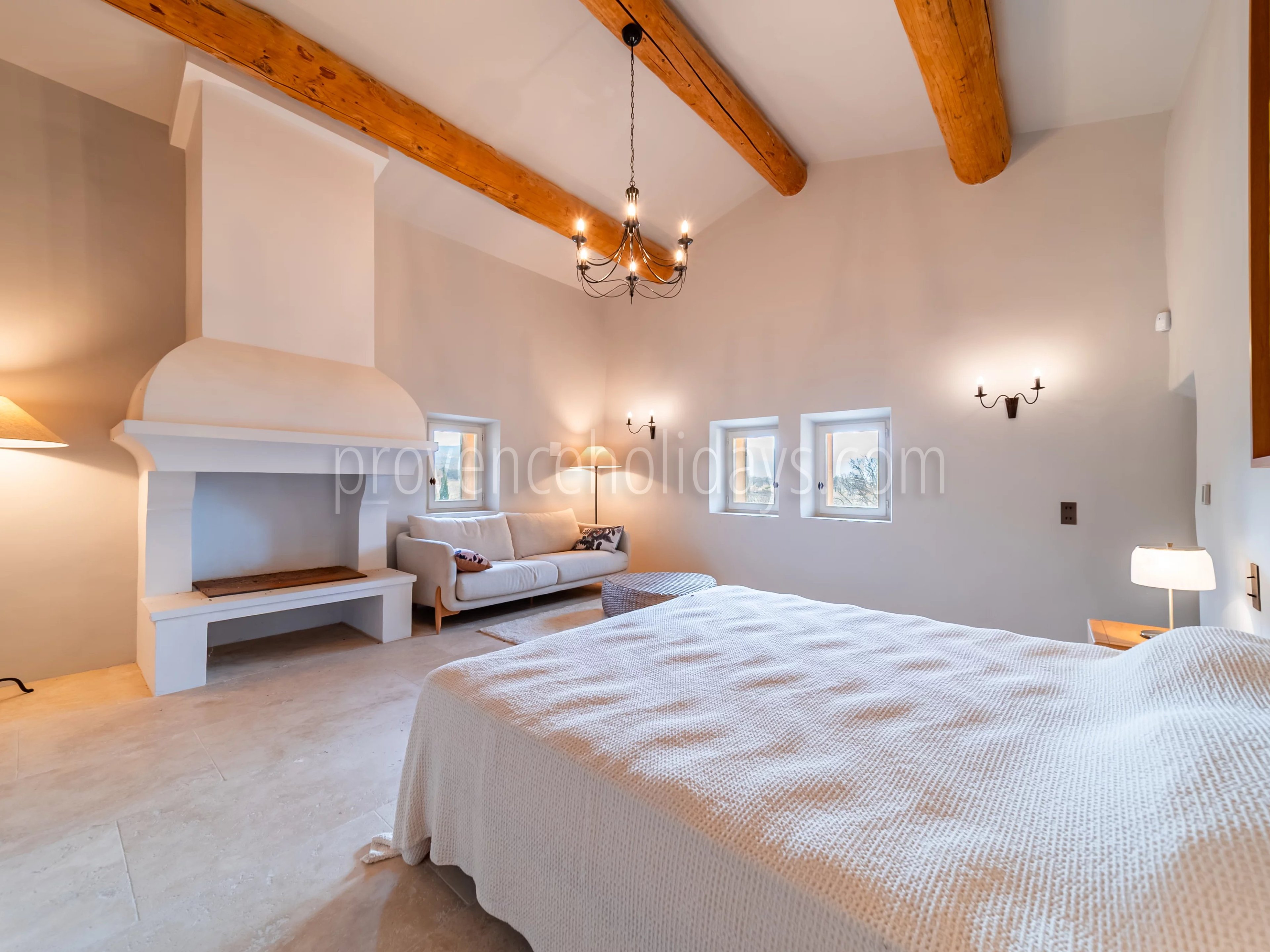 9 - Provençal residence in Bonnieux: Villa: Interior