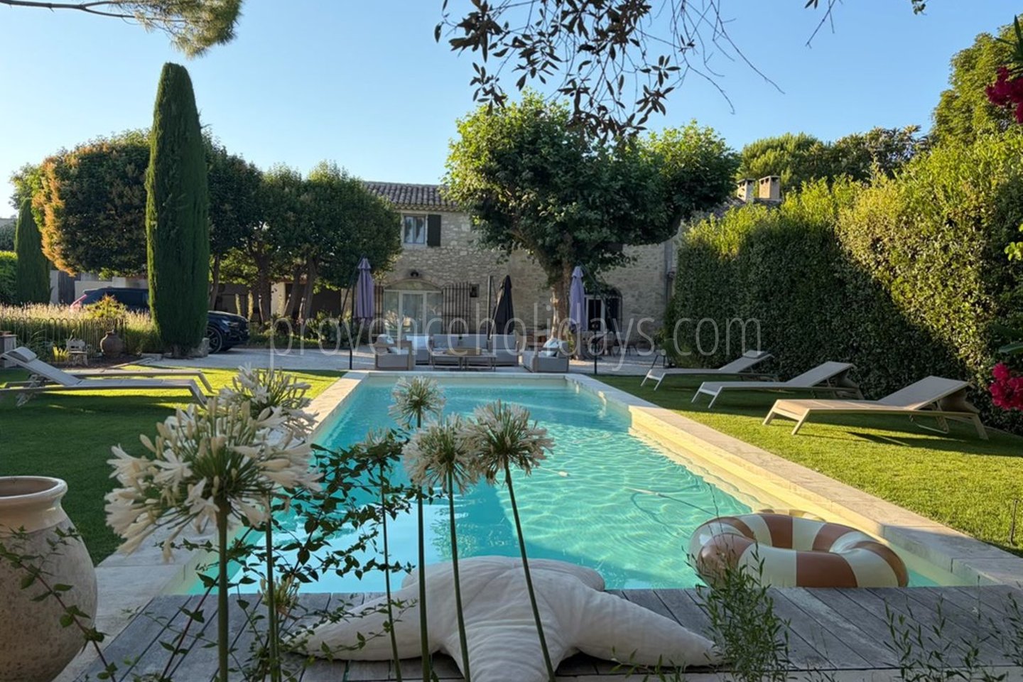 25 - Mas Cyprinidé: Villa: Pool