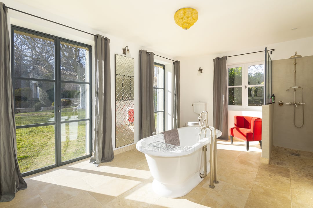 3 - Bastide de Goult: Villa: Bathroom