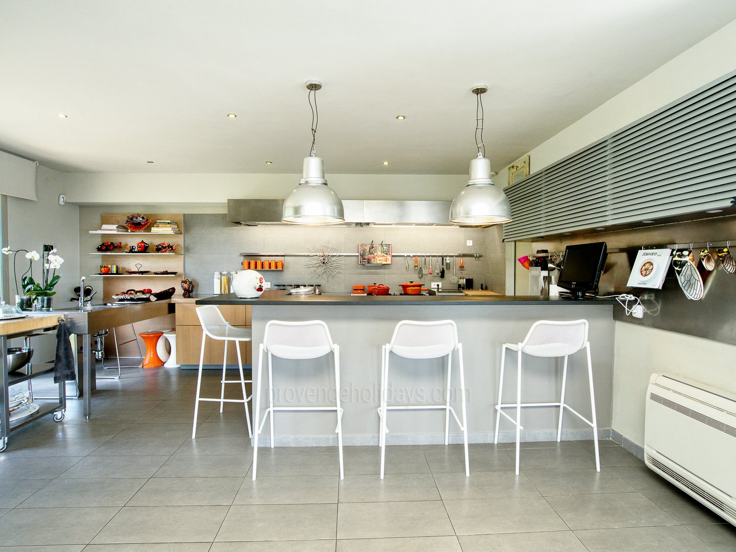 5 - Mistral Serene: Villa: Interior