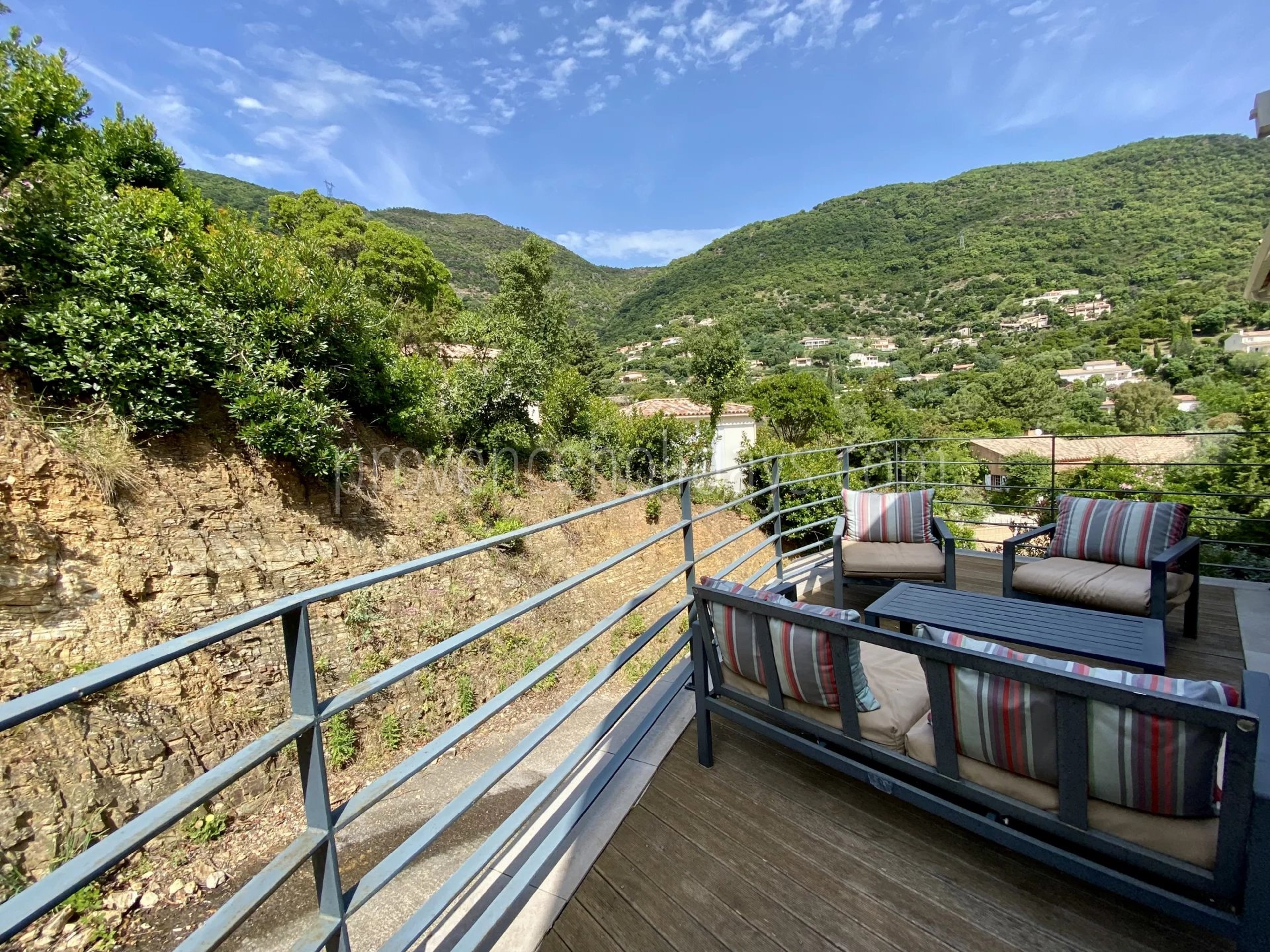 7 - Villa met zelfstandige ruimte in Cavalaire-sur-Mer: Villa: Exterior