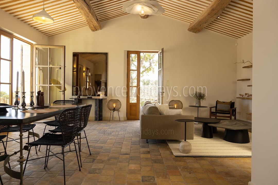 17 - Mas du Rocher: Villa: Interior