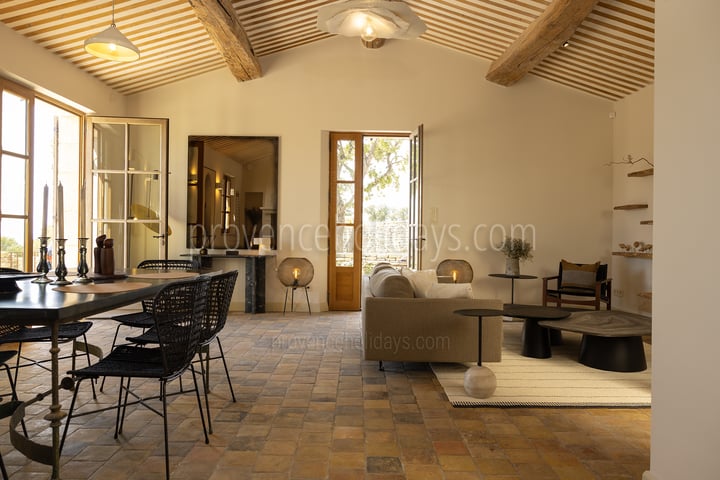 17 - Mas du Rocher: Villa: Interior
