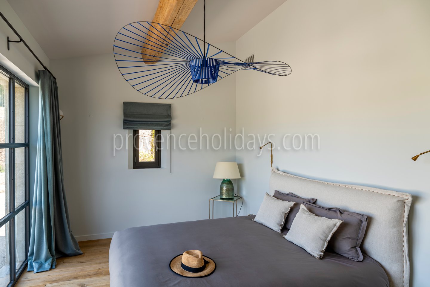 141 - Le Loup des Alpilles: Villa: Bedroom