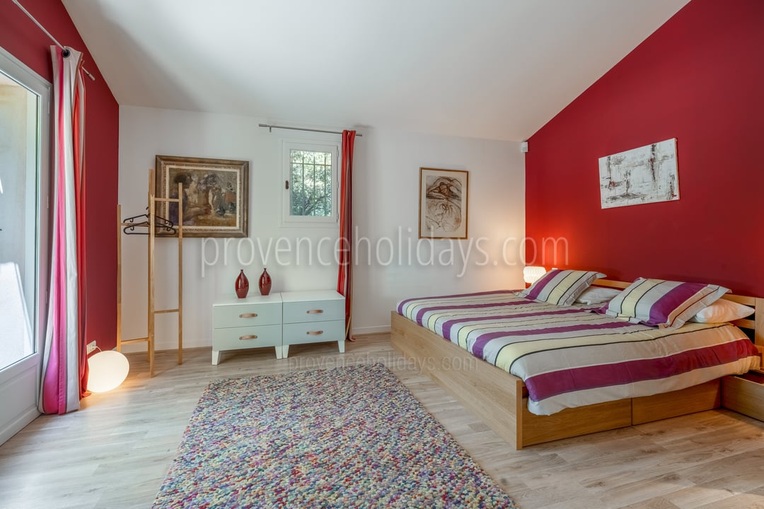 17 - Mas Esdanitof: Villa: Bedroom 1