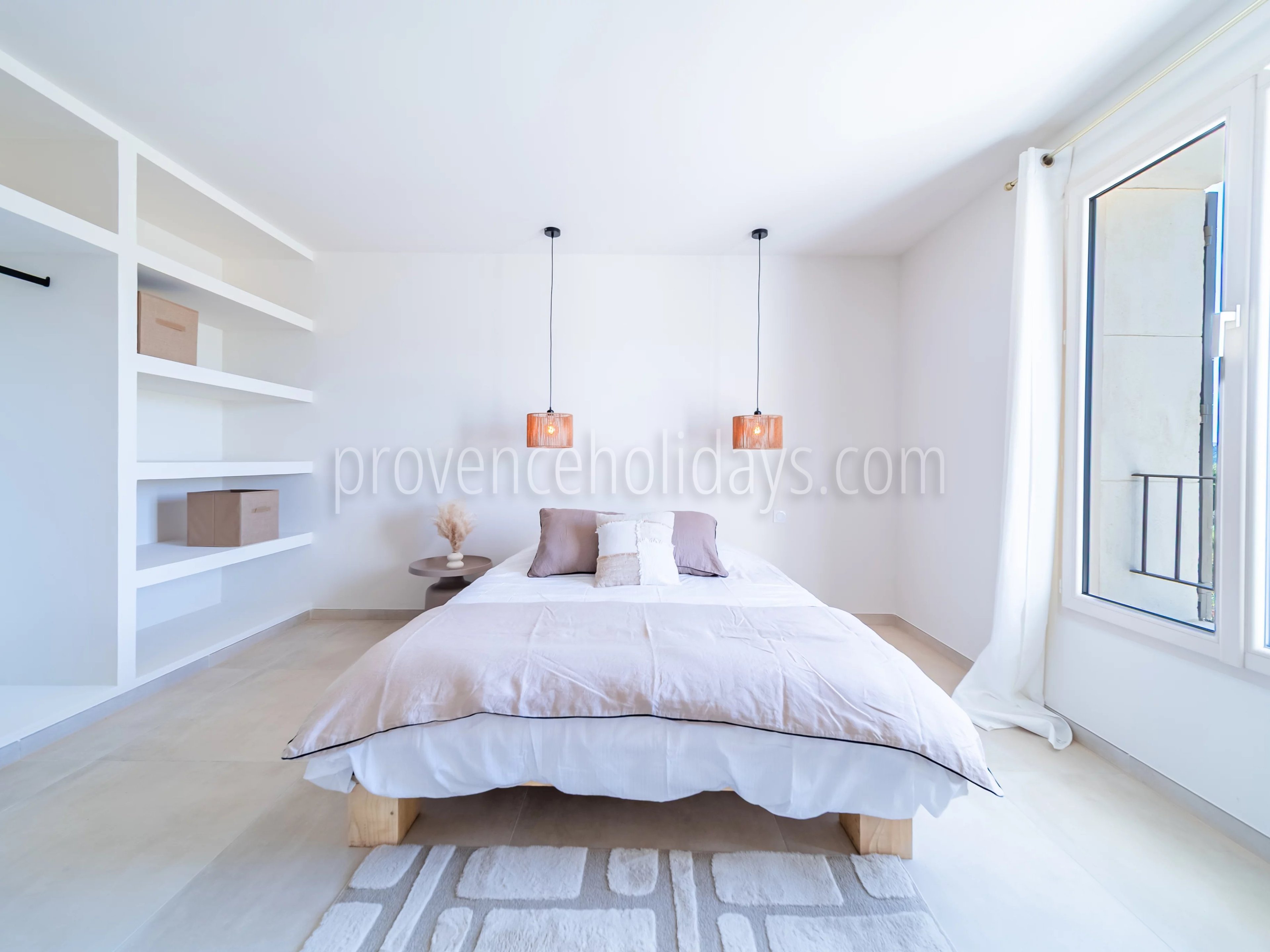 15 - Provençal villa in Gordes: Villa: Bedroom