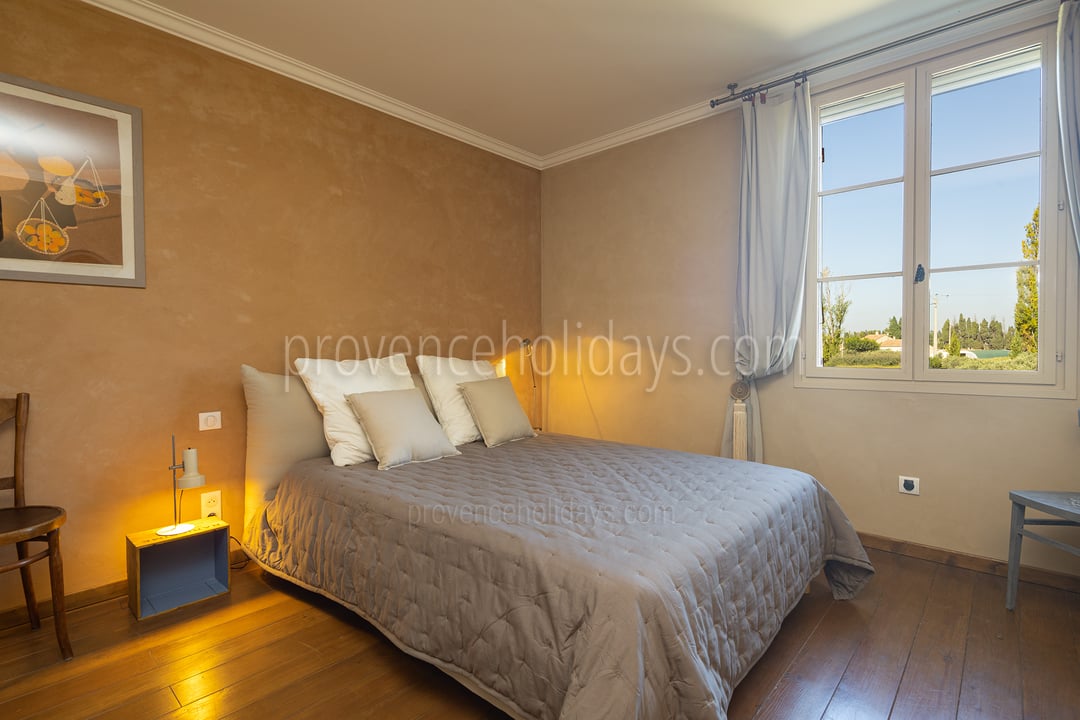 14 - Le Mas d\'Orgon: Villa: Bedroom