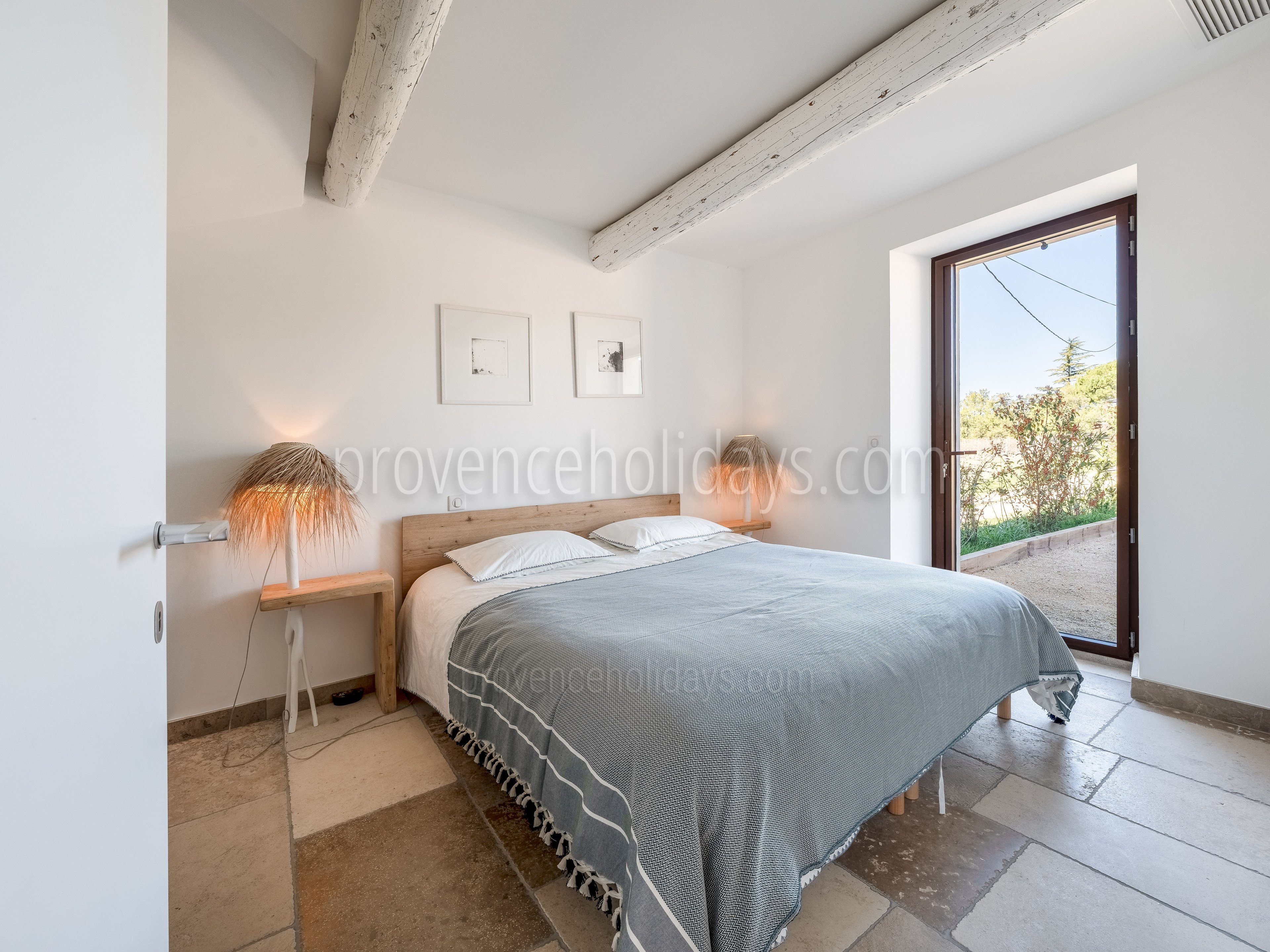 30 - Les Vignes du Luberon: Villa: Bedroom