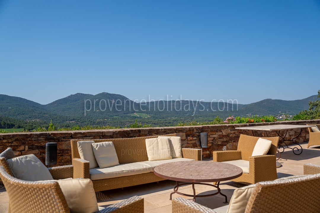 Prestigious villa with infinity pool and panoramic view 5 - Bastide Azurée: Villa: Exterior