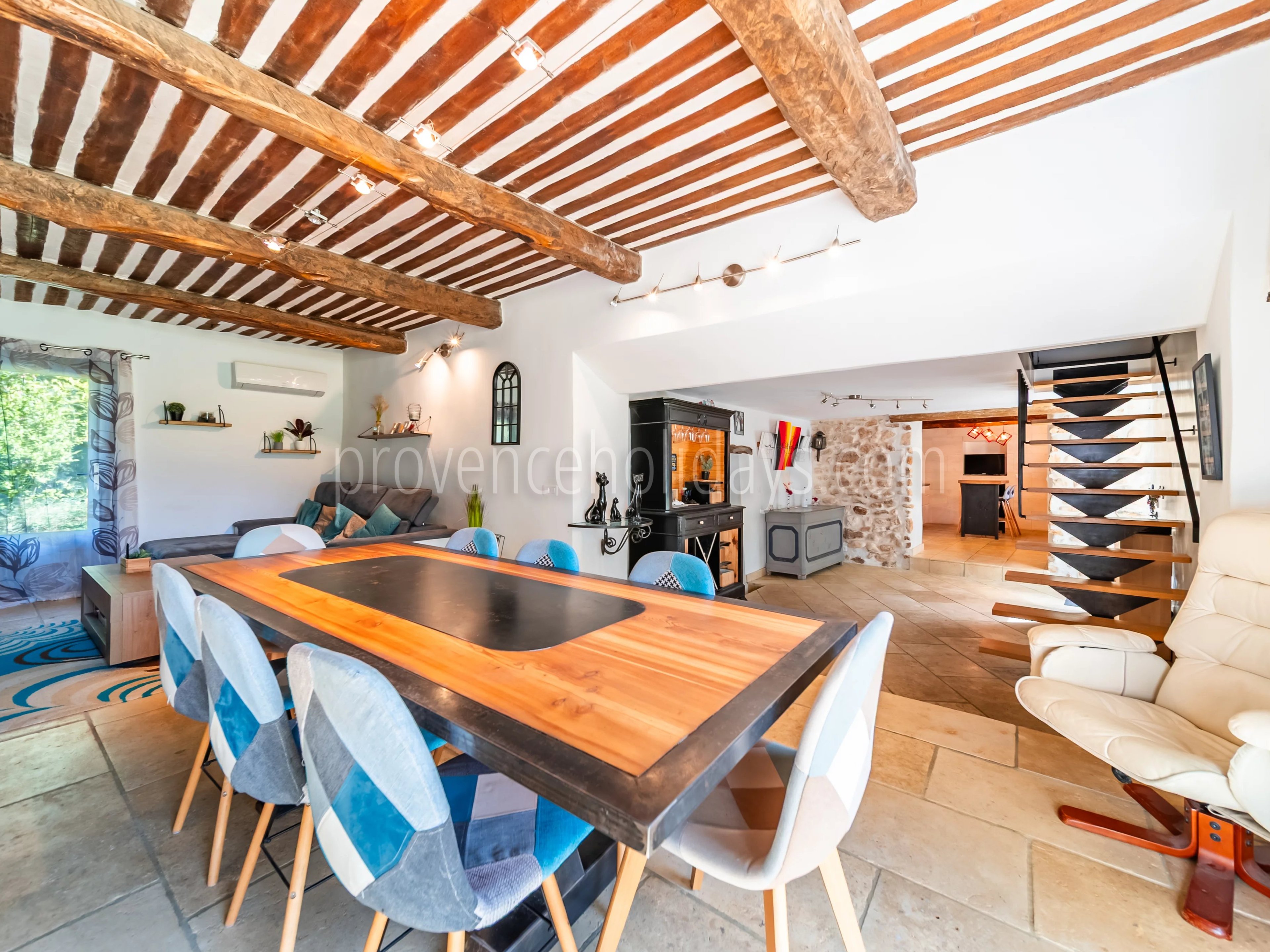16 - Characterful mas in Bonnieux: Villa: Interior