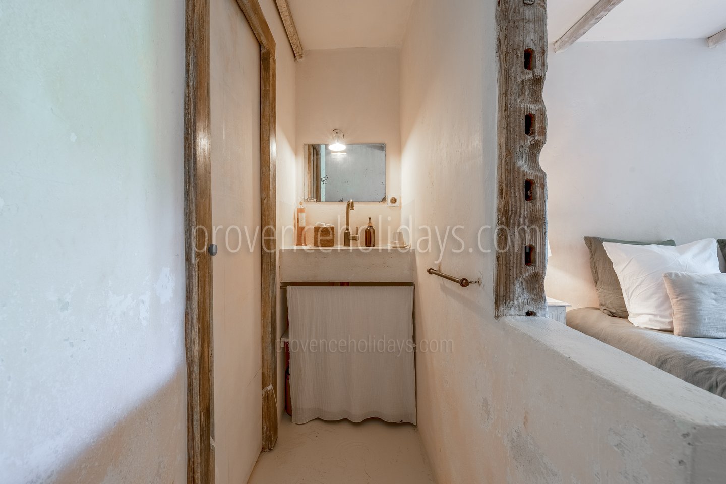 37 - Mas des Champs: Villa: Bathroom