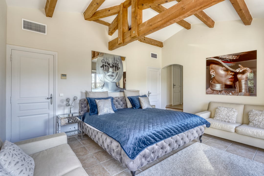 14 - Manoir de Seraphine: Villa: Bedroom