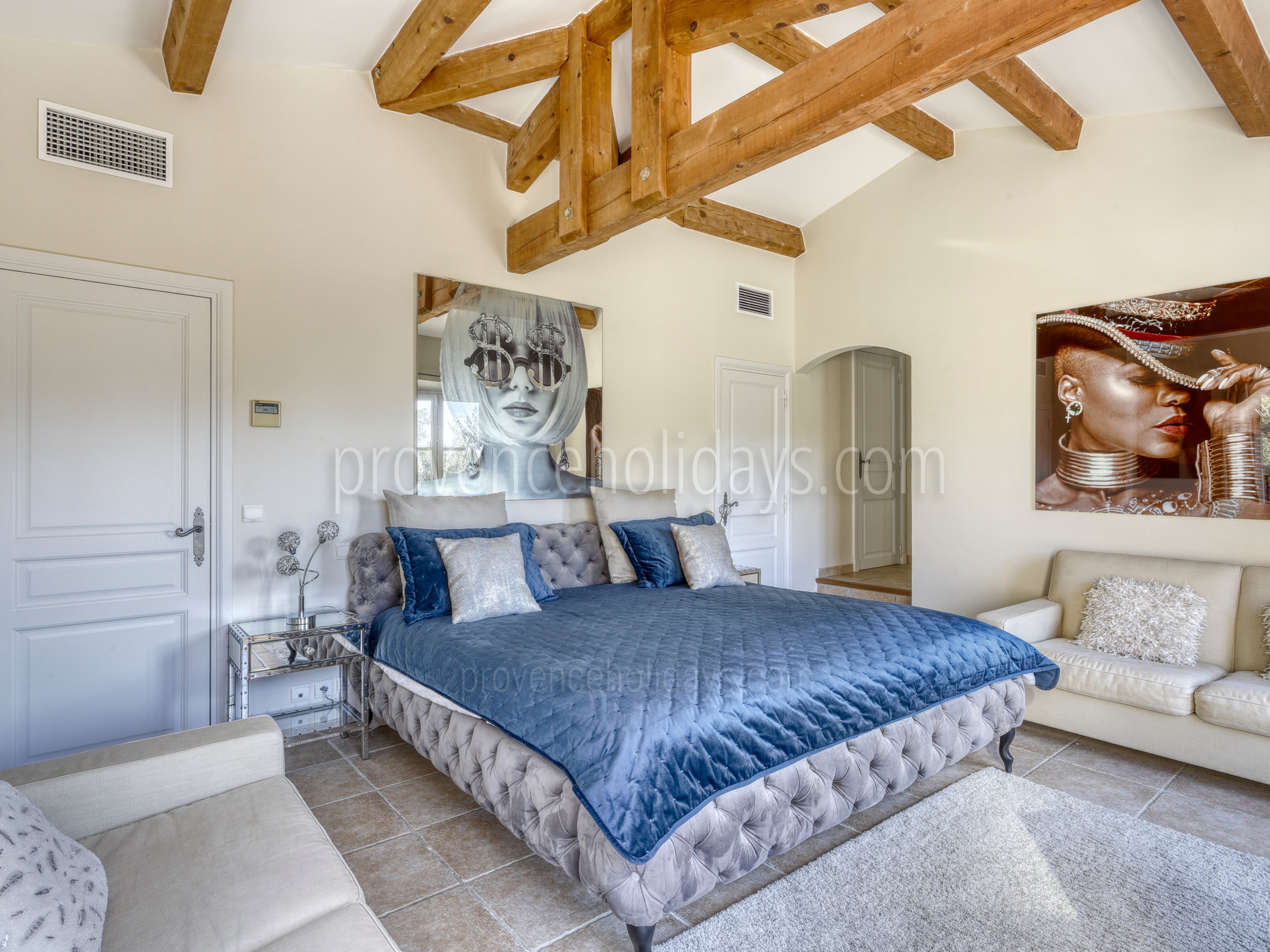 14 - Manoir de Seraphine: Villa: Bedroom