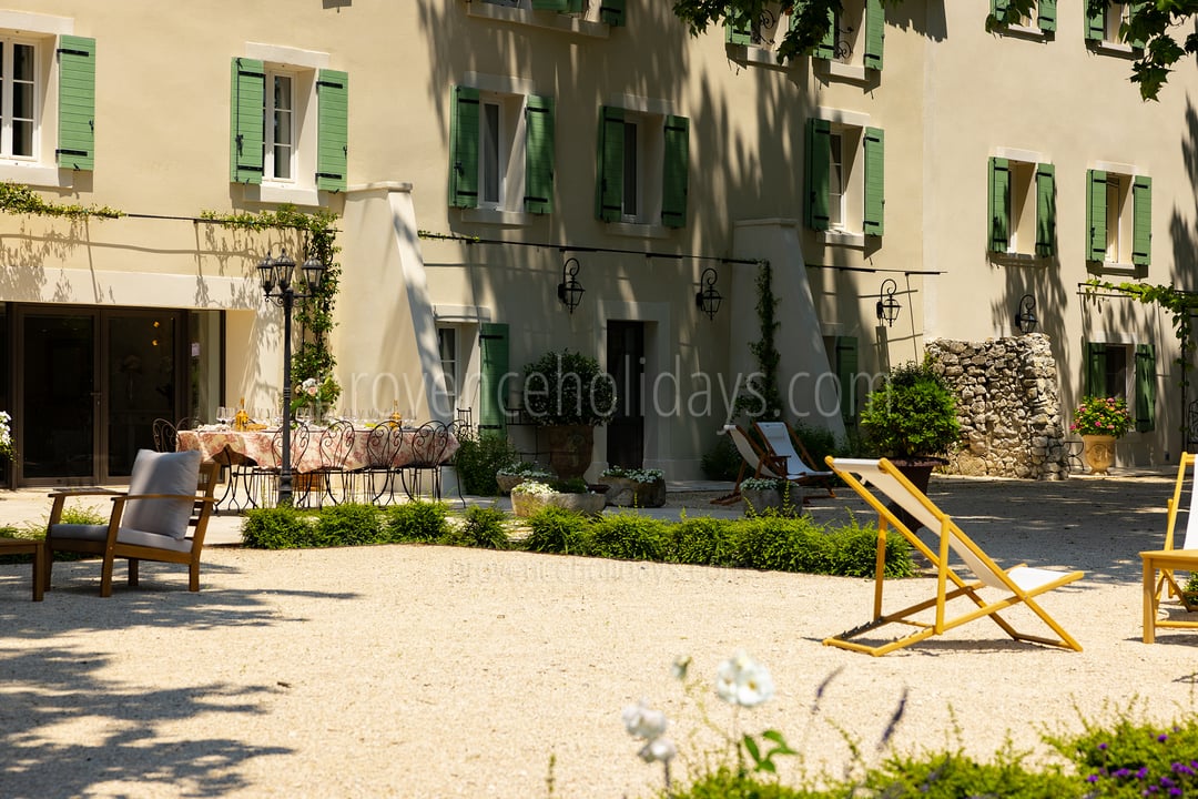 16 - La Bastide Lavande: Villa: Exterior