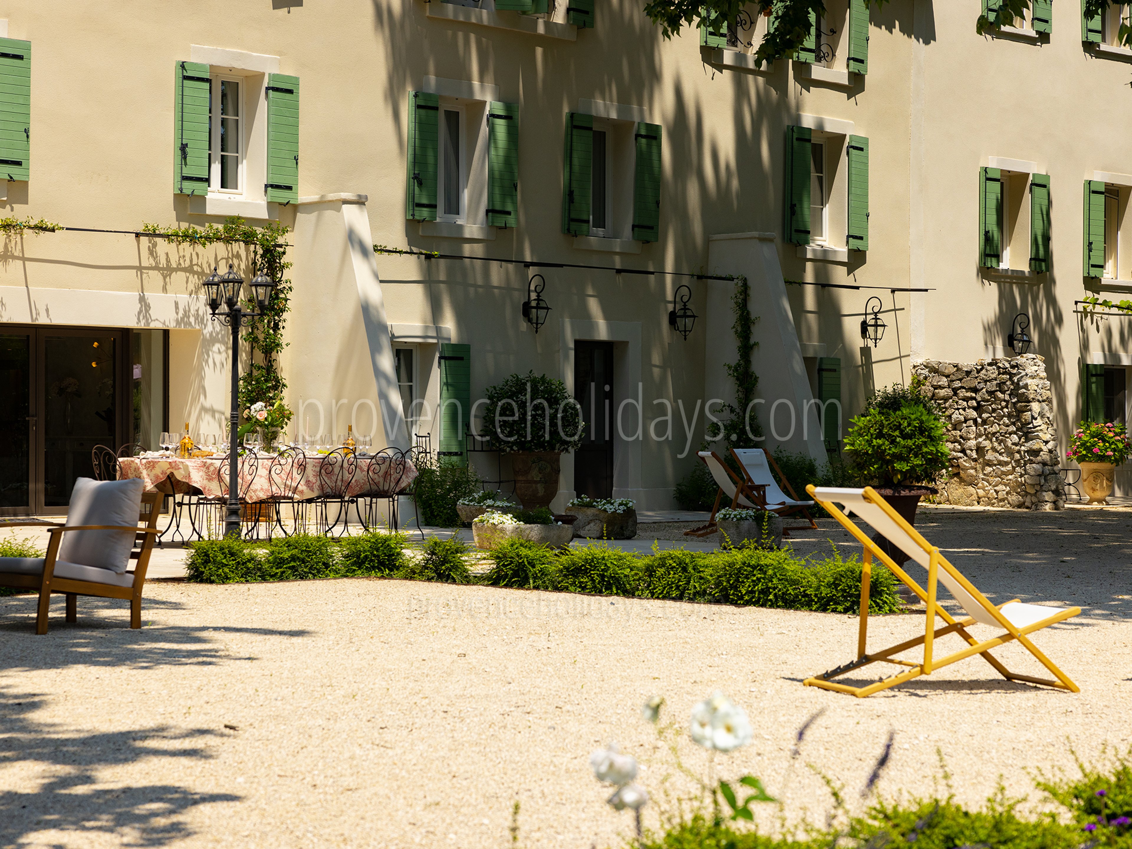 16 - La Bastide Lavande: Villa: Exterior
