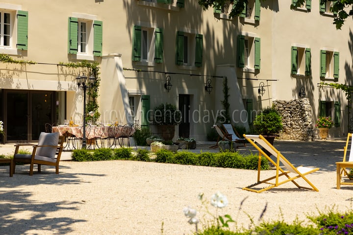 16 - La Bastide Lavande: Villa: Exterior