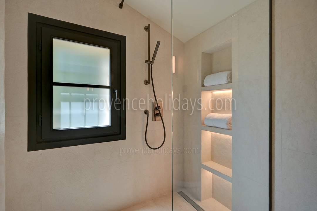 25 - Le Moulin: Villa: Bathroom