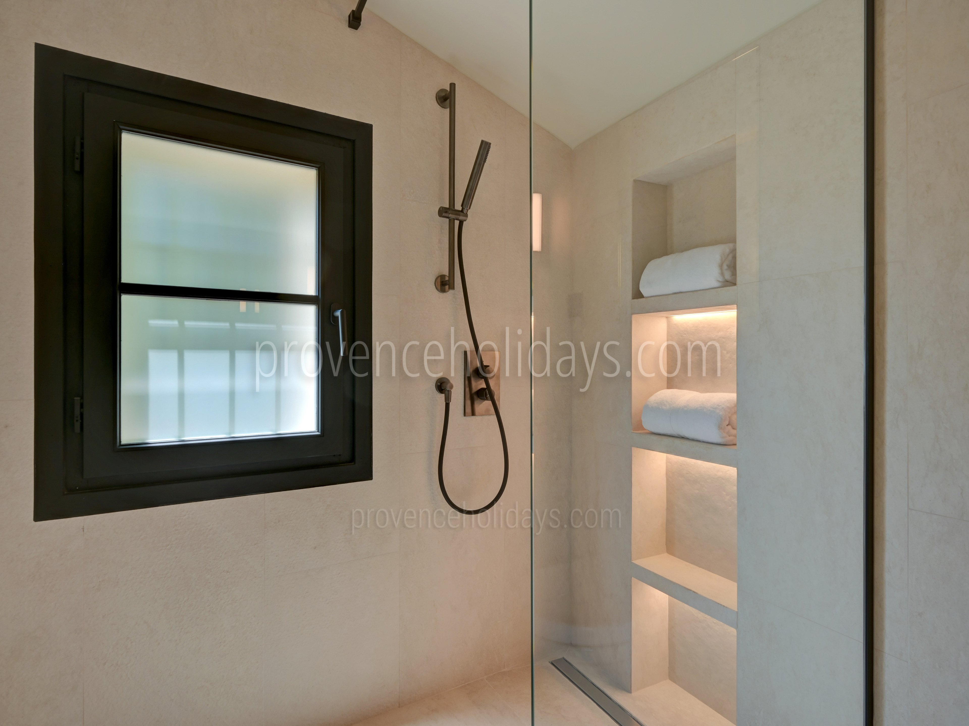 25 - Le Moulin: Villa: Bathroom