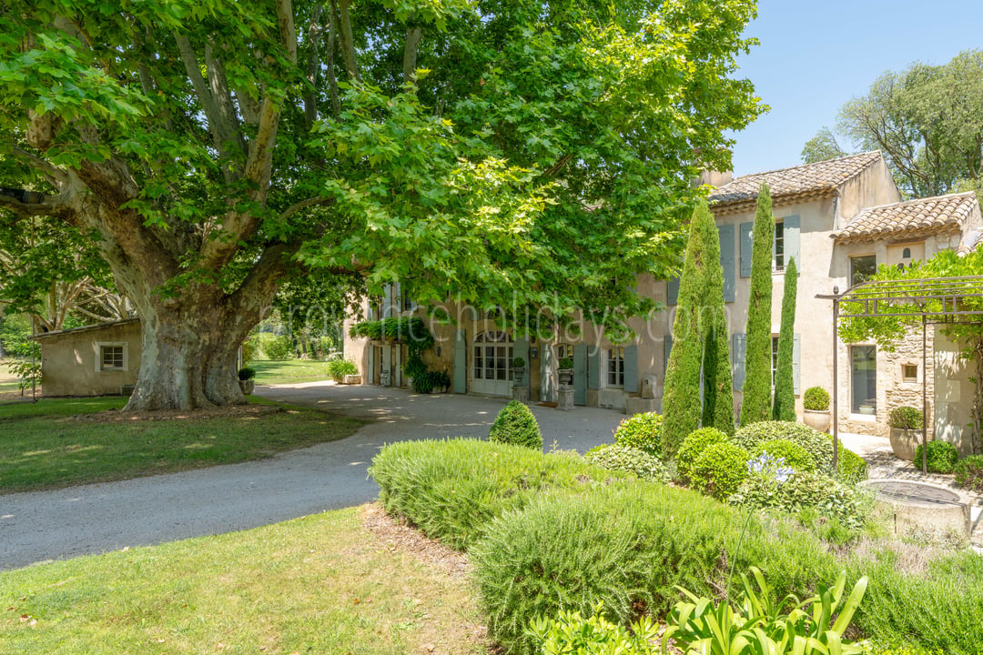 39 - Mas des Chênes Verts: Villa: Exterior