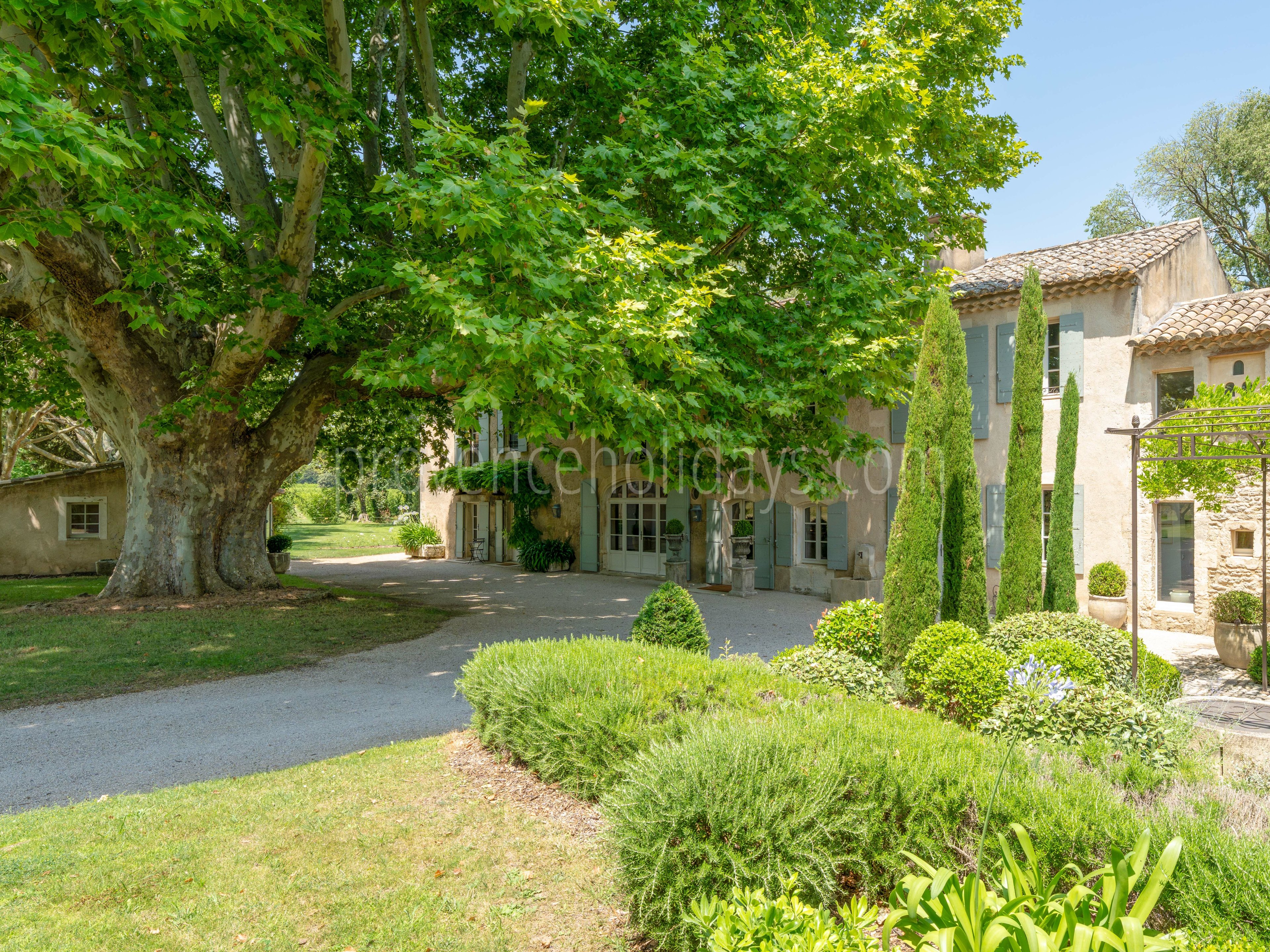 39 - Mas des Chênes Verts: Villa: Exterior