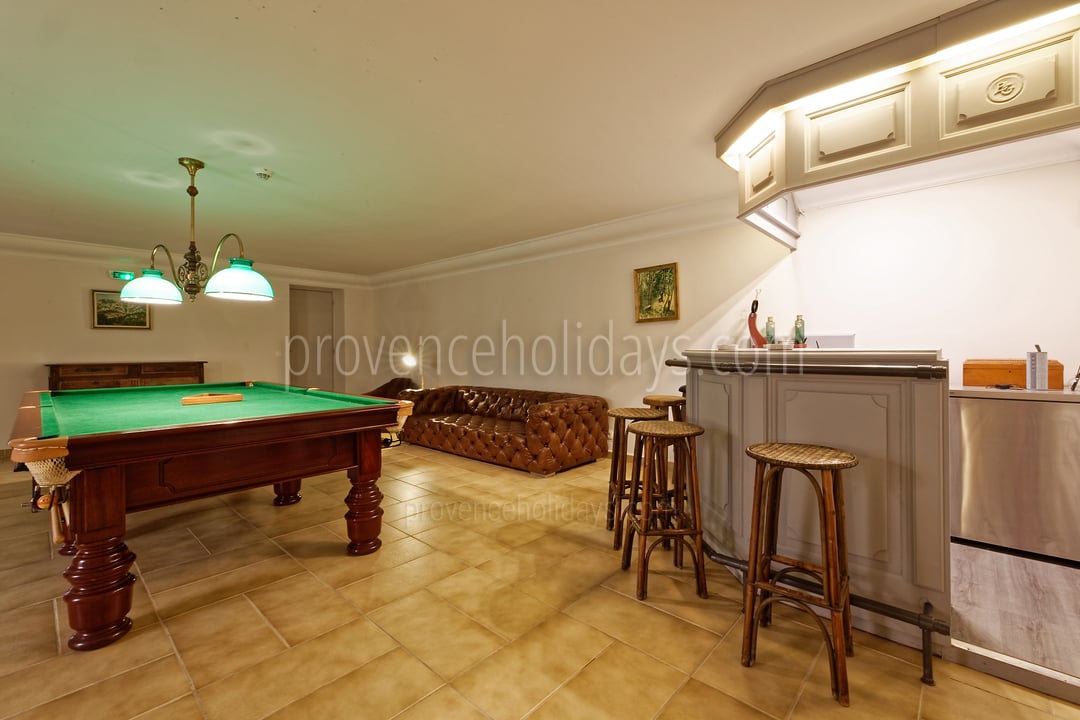 73 - Villa Garrigue: Villa: Interior