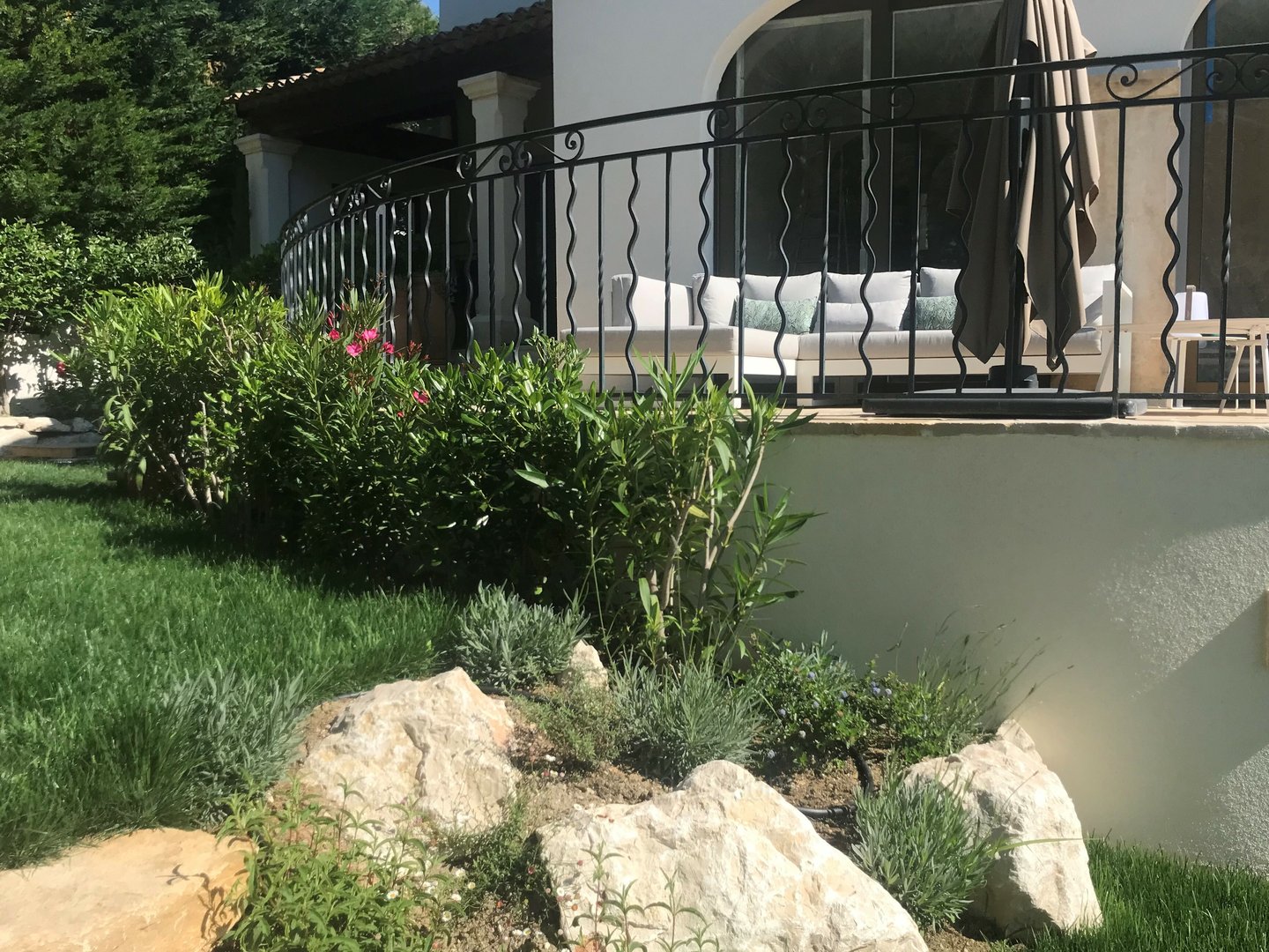 14 - Villa des Pins: Villa: Exterior