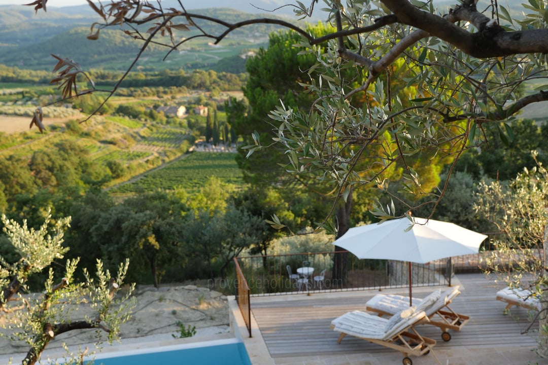 Stunning holiday home with a panoramic view and infinity pool 7 - Chez Cécile: Villa: Exterior