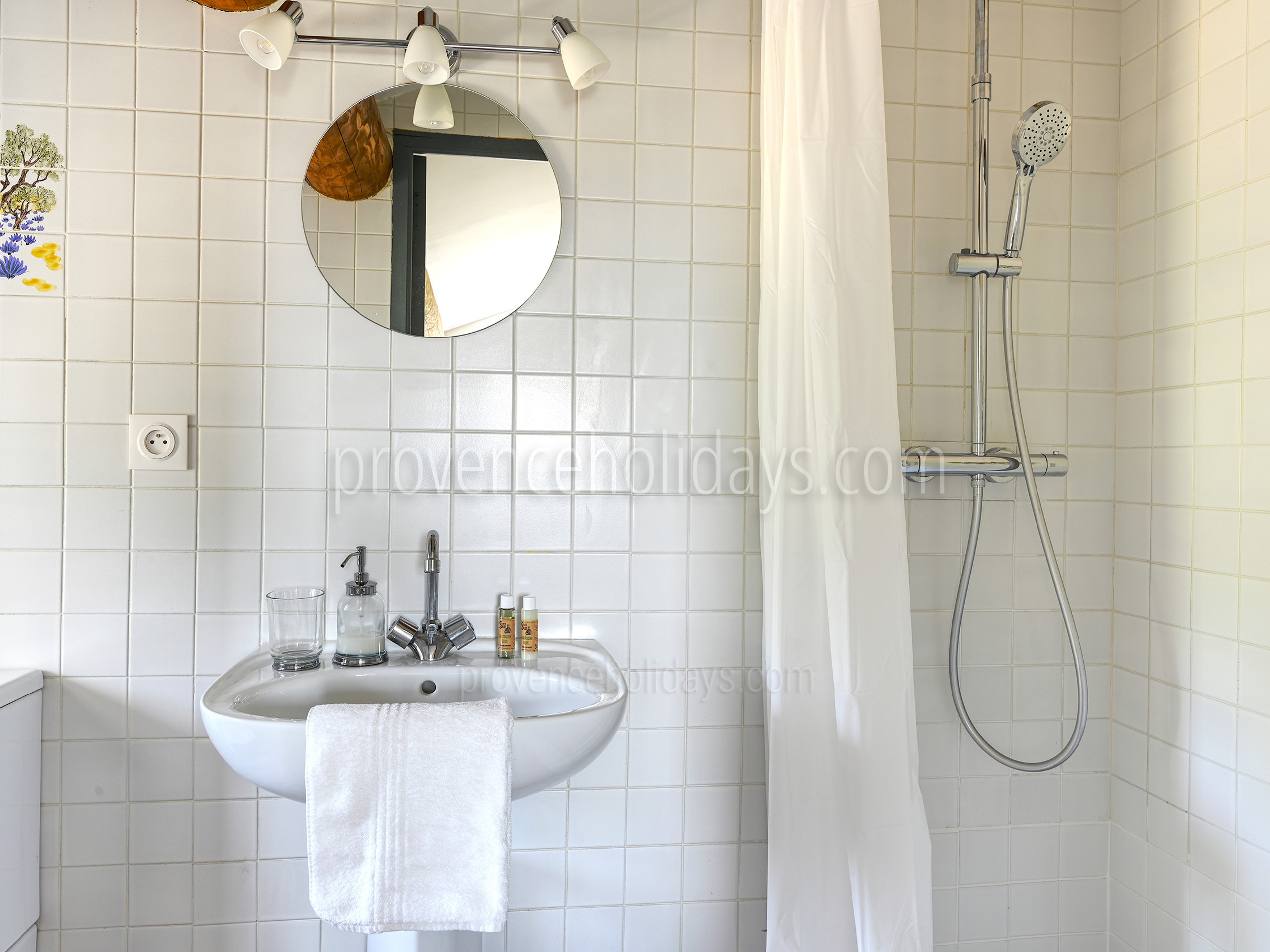 30 - Mas Alpilles: Villa: Bathroom