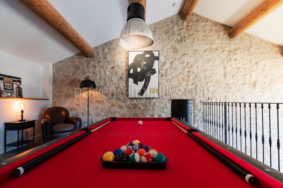 51 - Mas des Pommiers: Villa: Interior