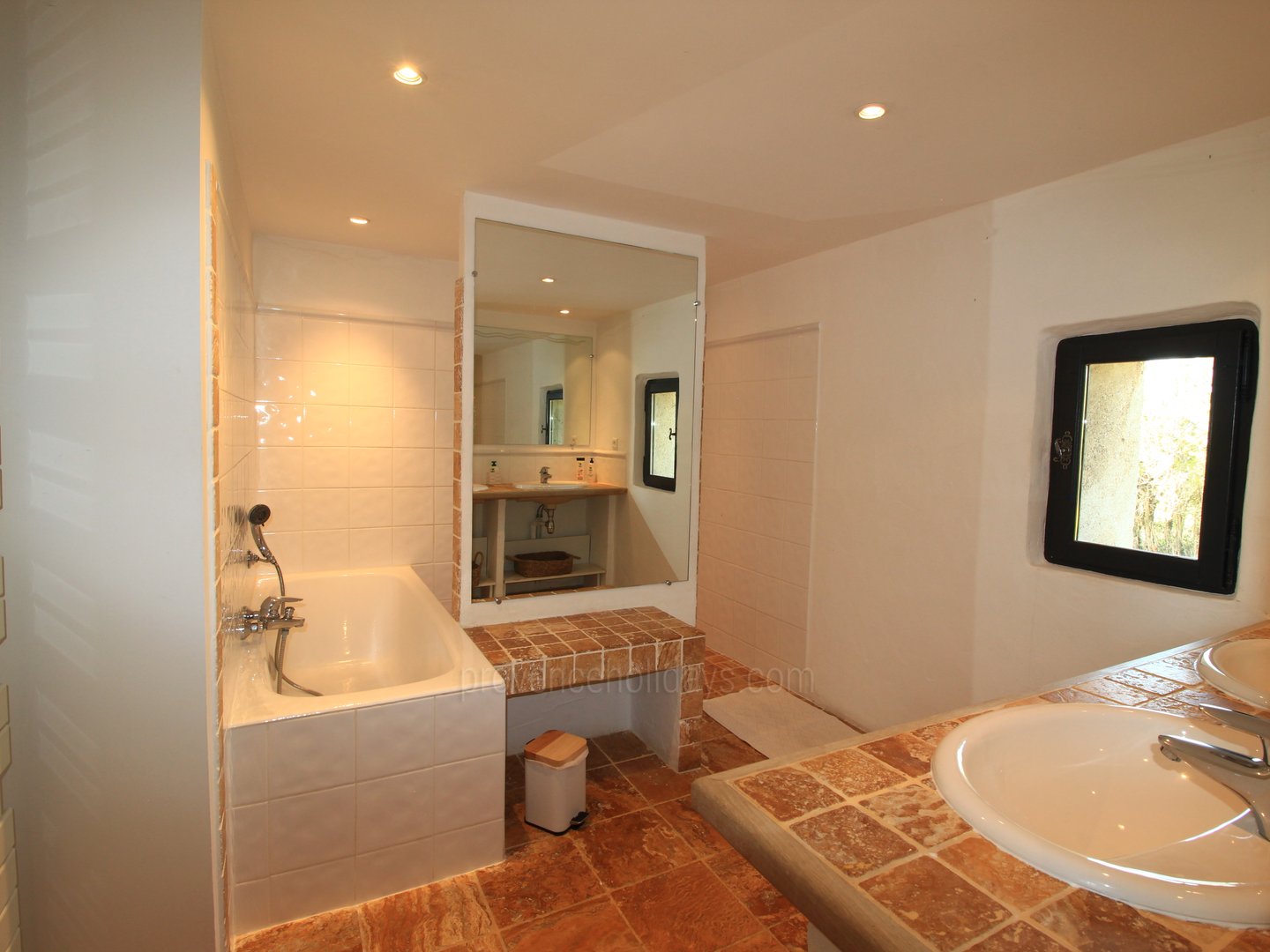 31 - Le Mas de la Combe: Villa: Bathroom