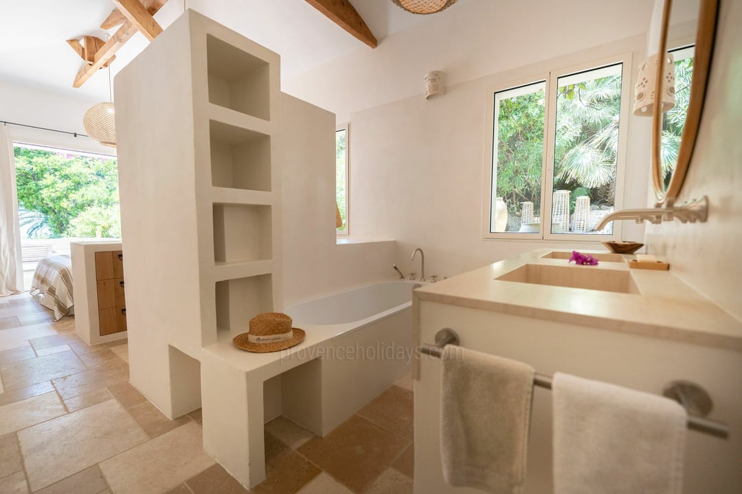 5 - Villa Luna: Villa: Interior