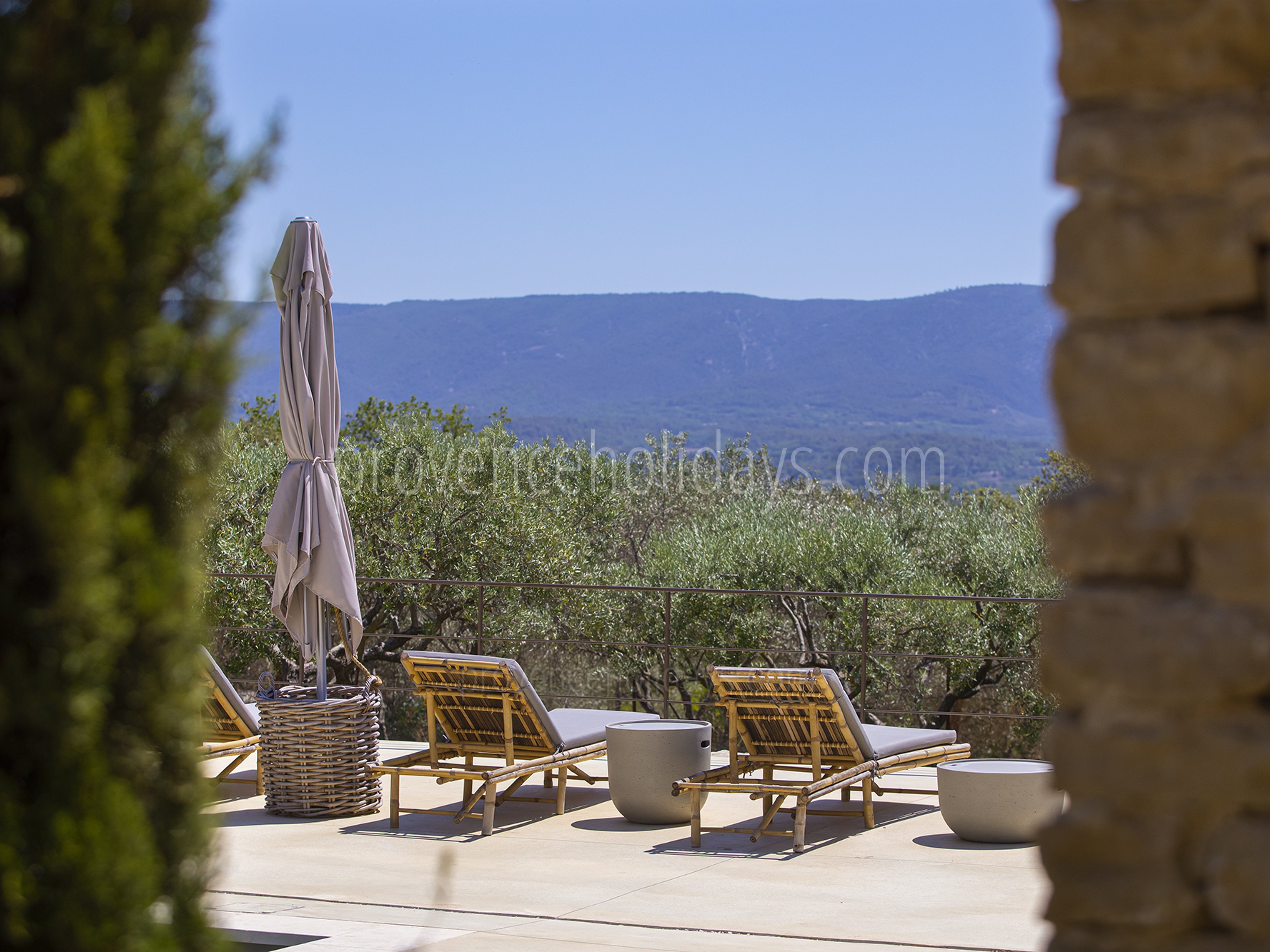 9 - Escapade en Luberon: Villa: Exterior