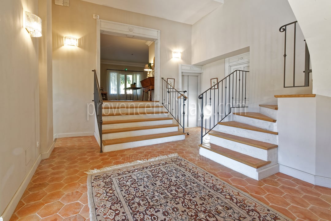 9 - Villa Garrigue: Villa: Interior