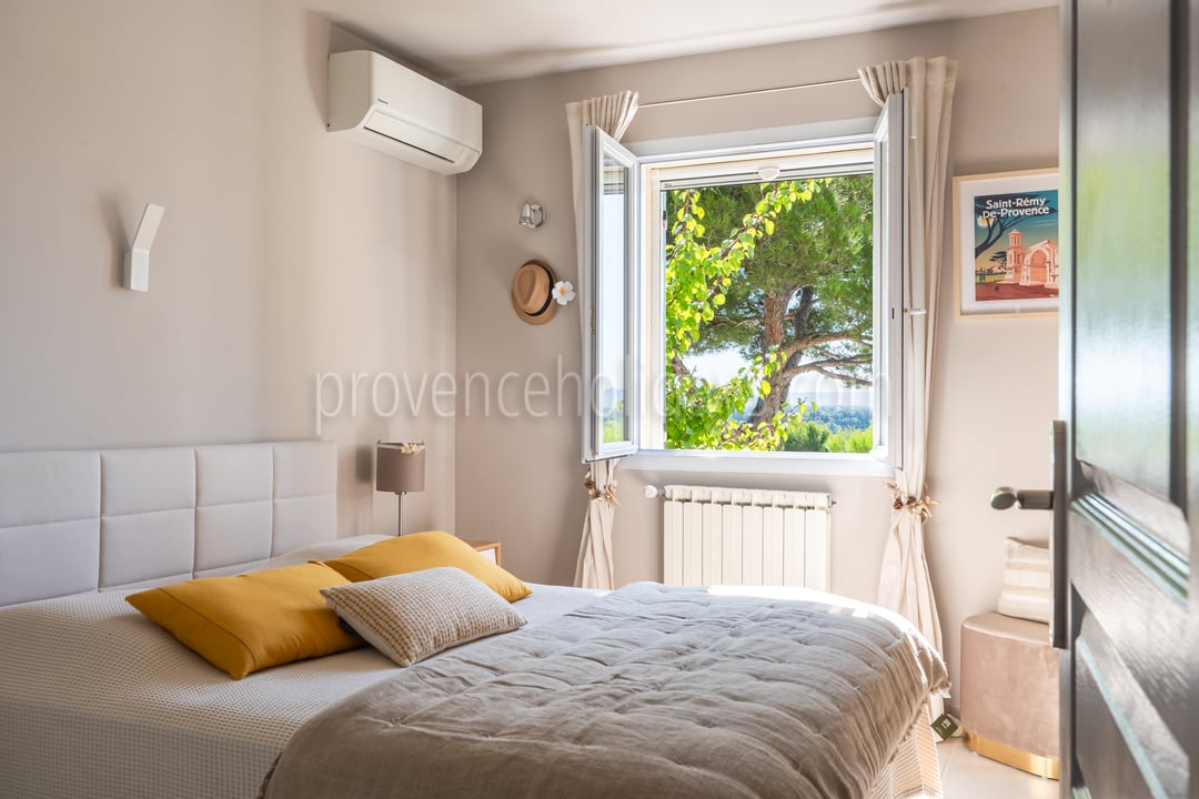 48 - La Pinède: Villa: Bedroom
