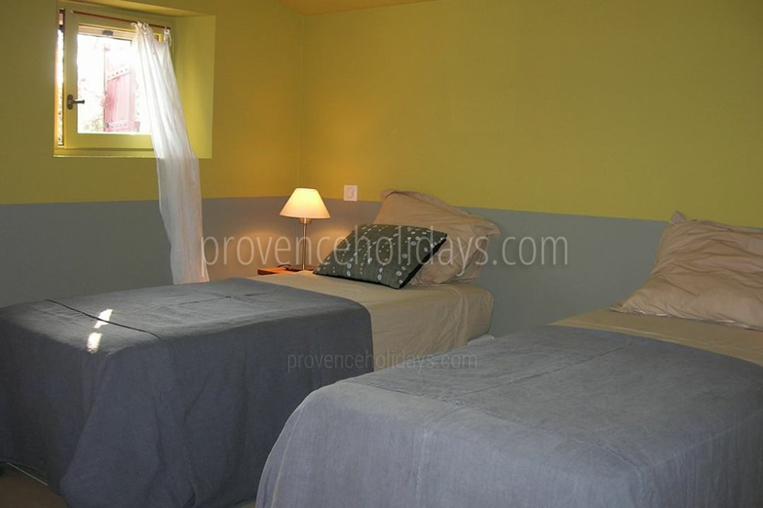 7 - Le Mas aux Gargouilles: Villa: Bedroom