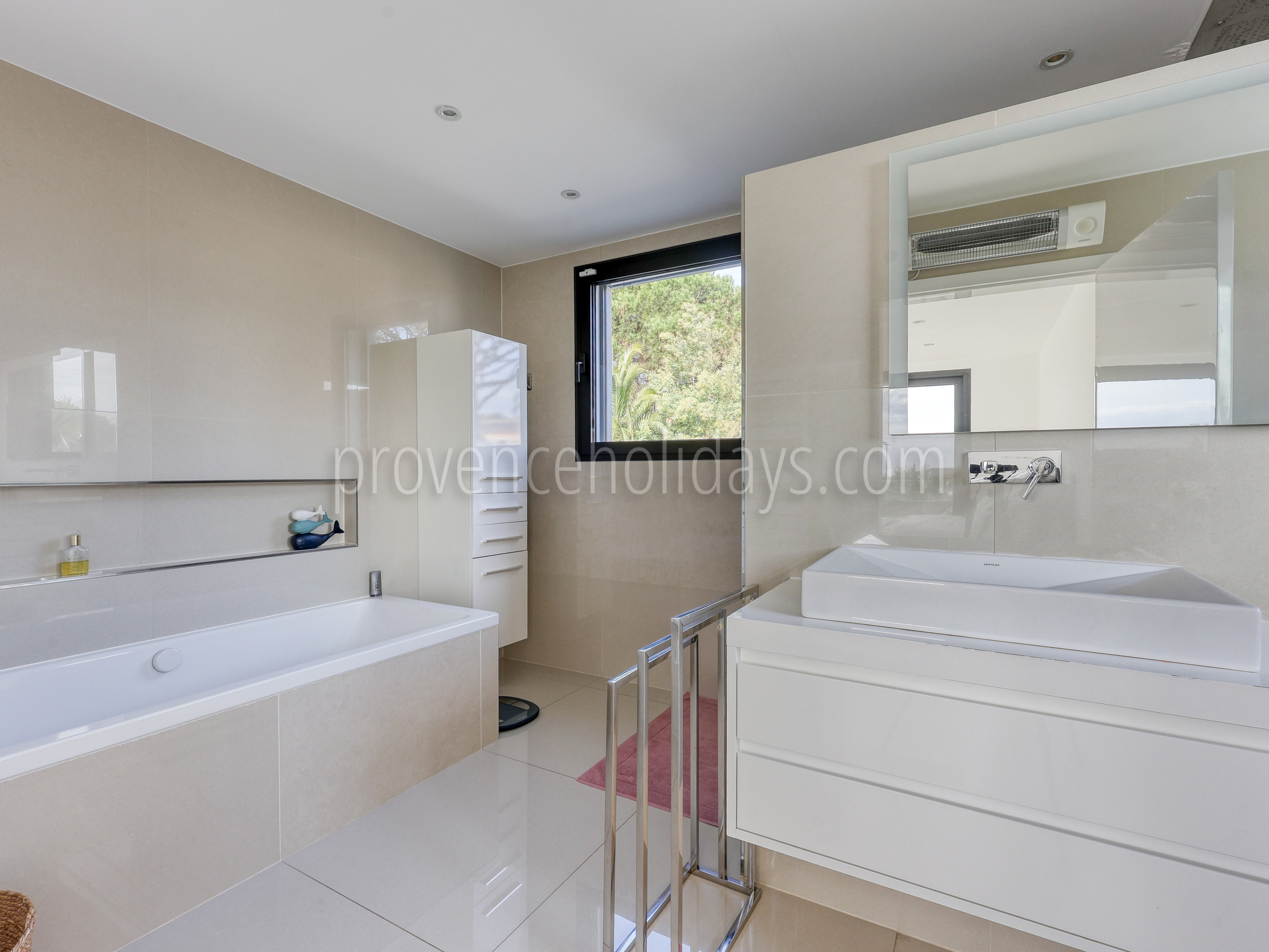 12 - Villa Sea Pearl: Villa: Bathroom