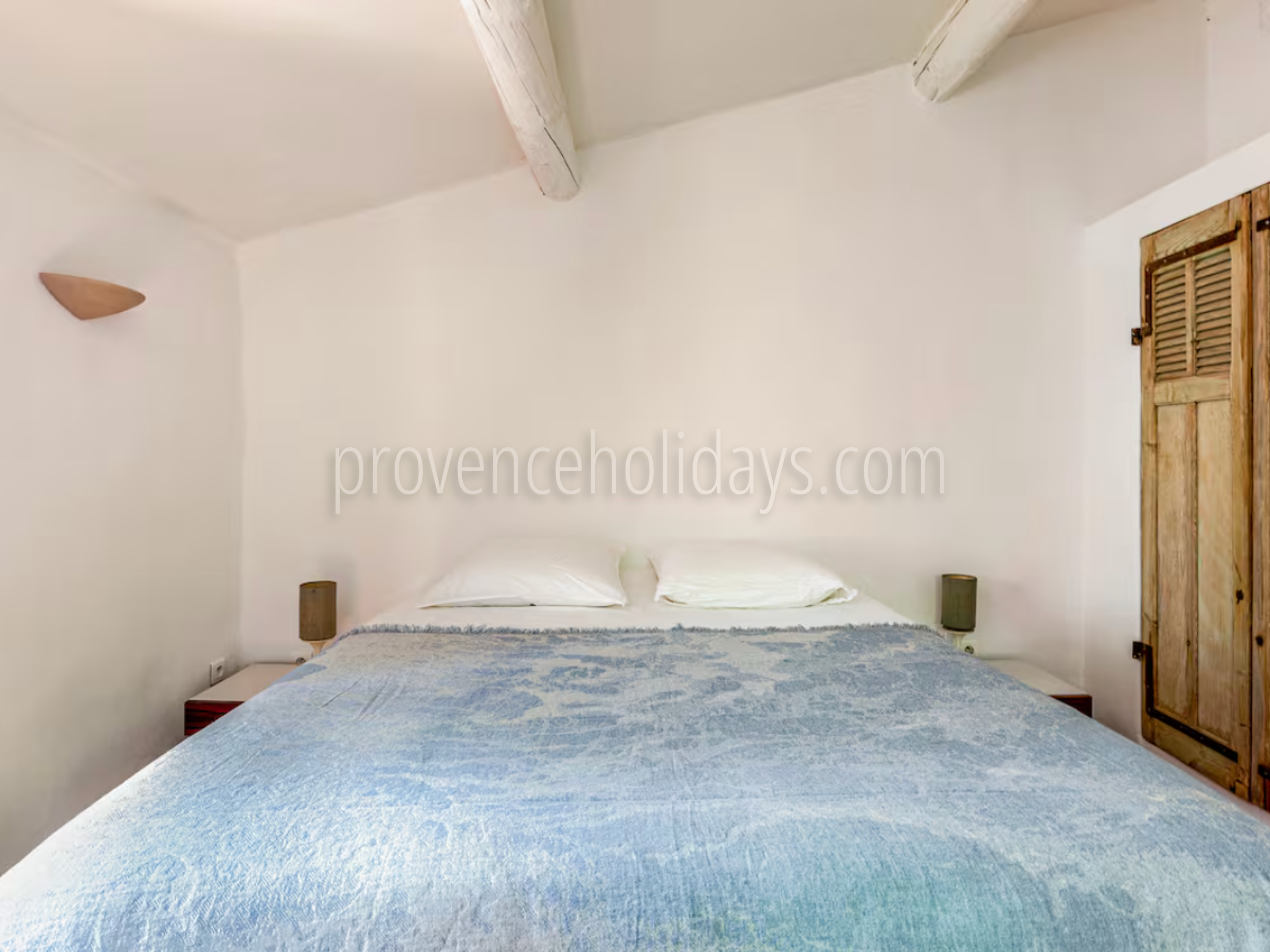 16 - Les Vues du Luberon: Villa: Bedroom