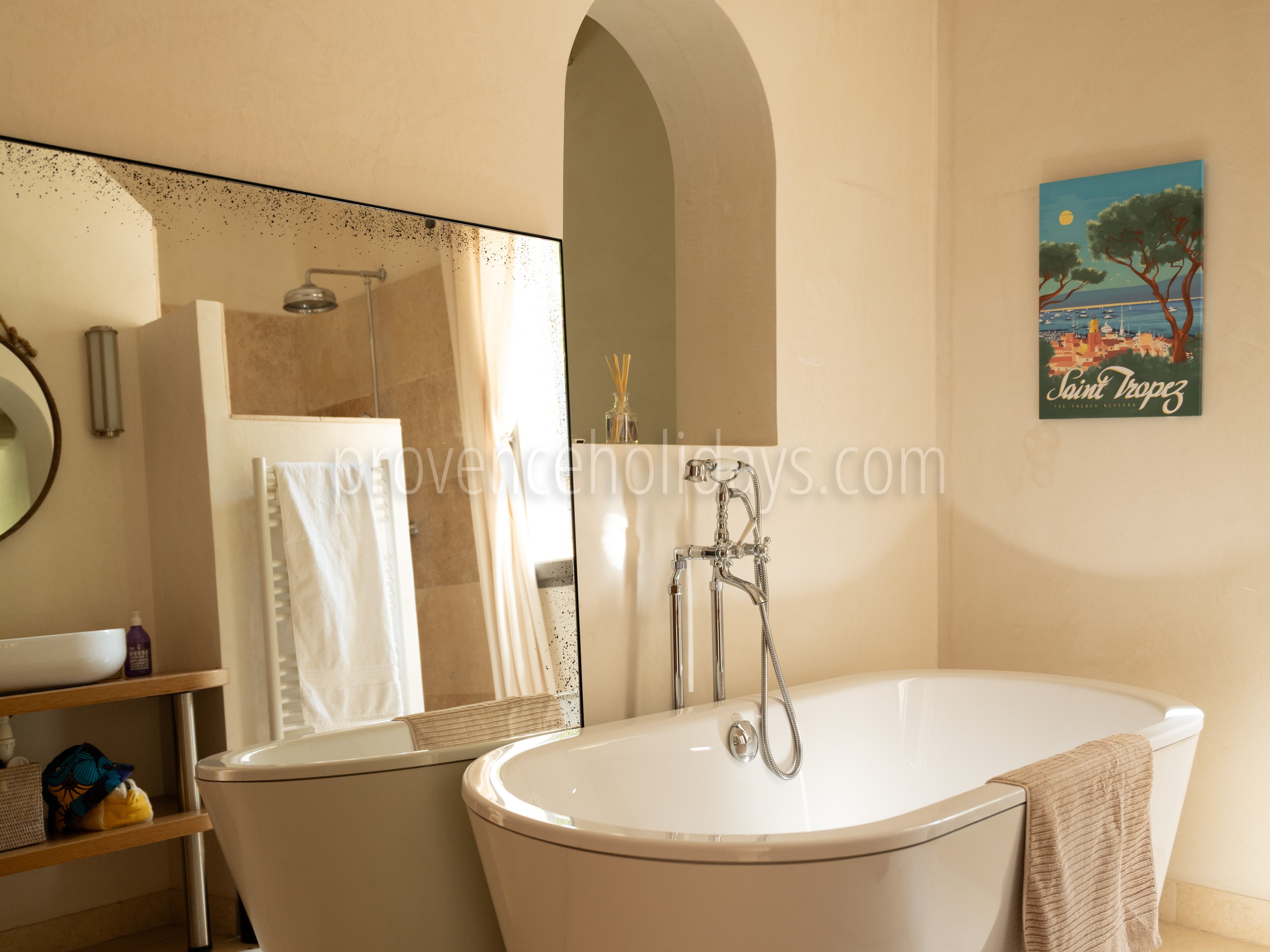 19 - Villa les Pins: Villa: Bathroom
