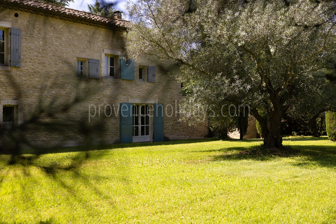 42 - Pine Lodge: Villa: Exterior