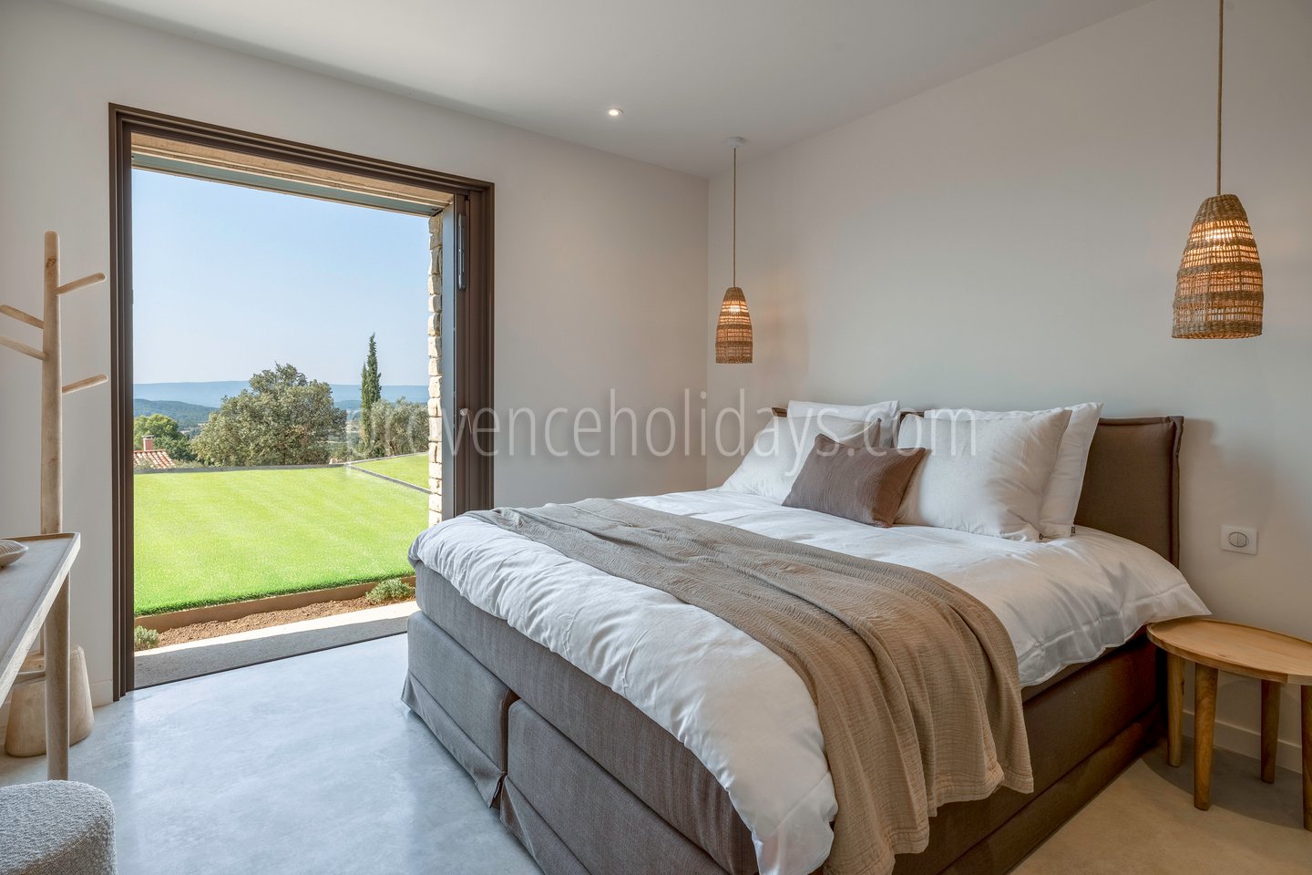 32 - Villa Clair de Luberon: Villa: Bedroom