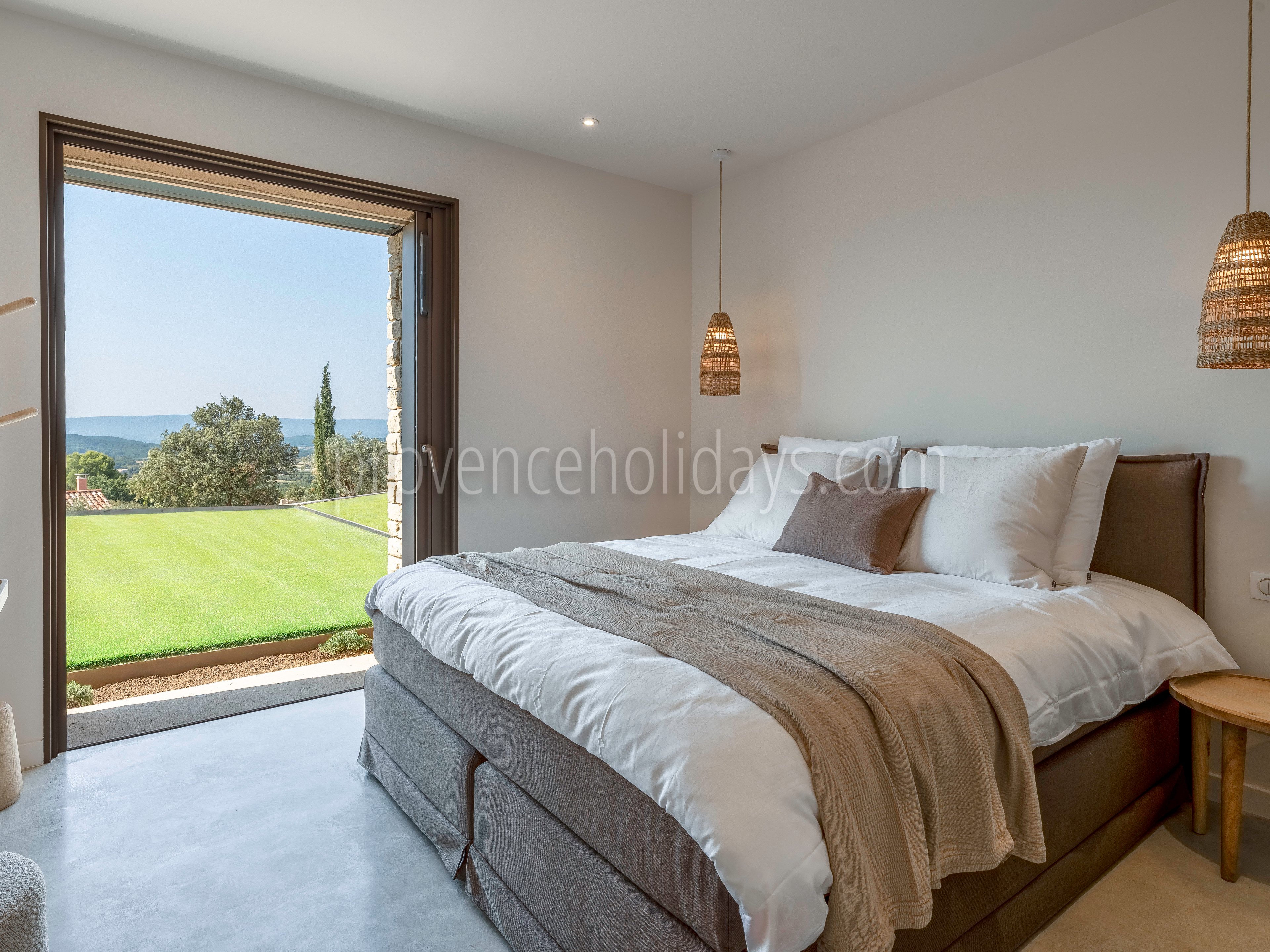 32 - Villa Clair de Luberon: Villa: Bedroom