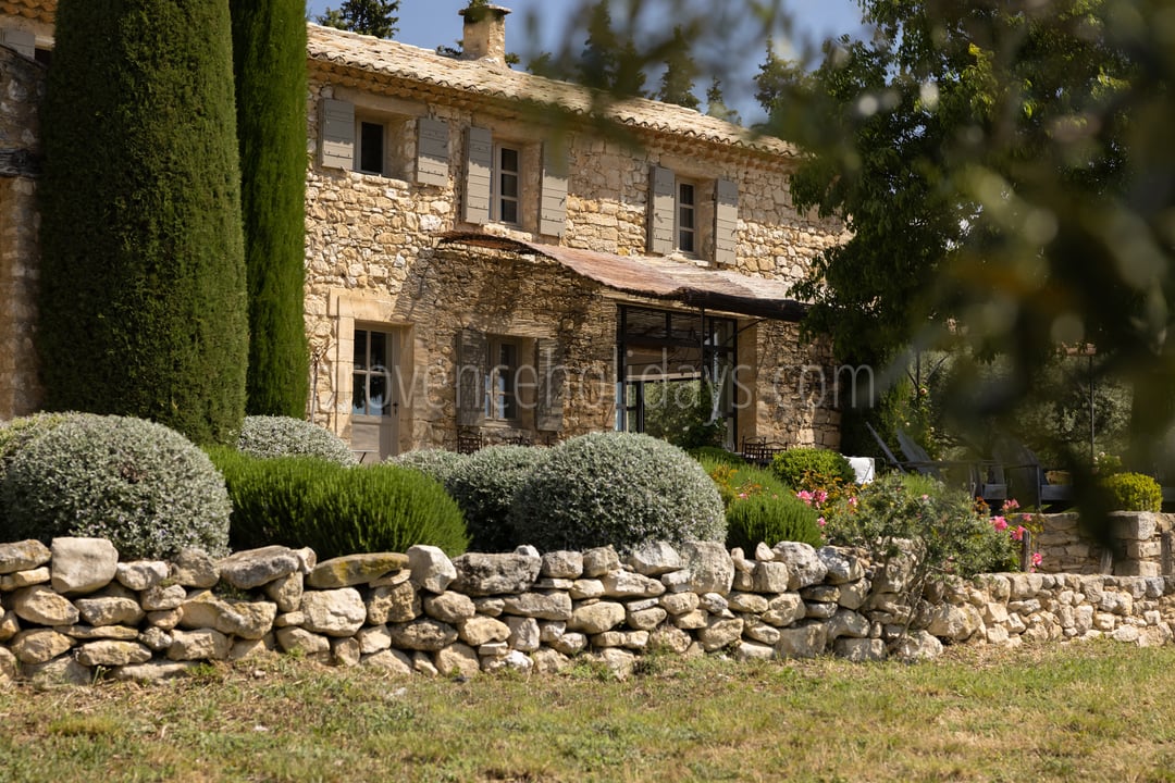 2 - Le Mas de Murs: Villa: Exterior