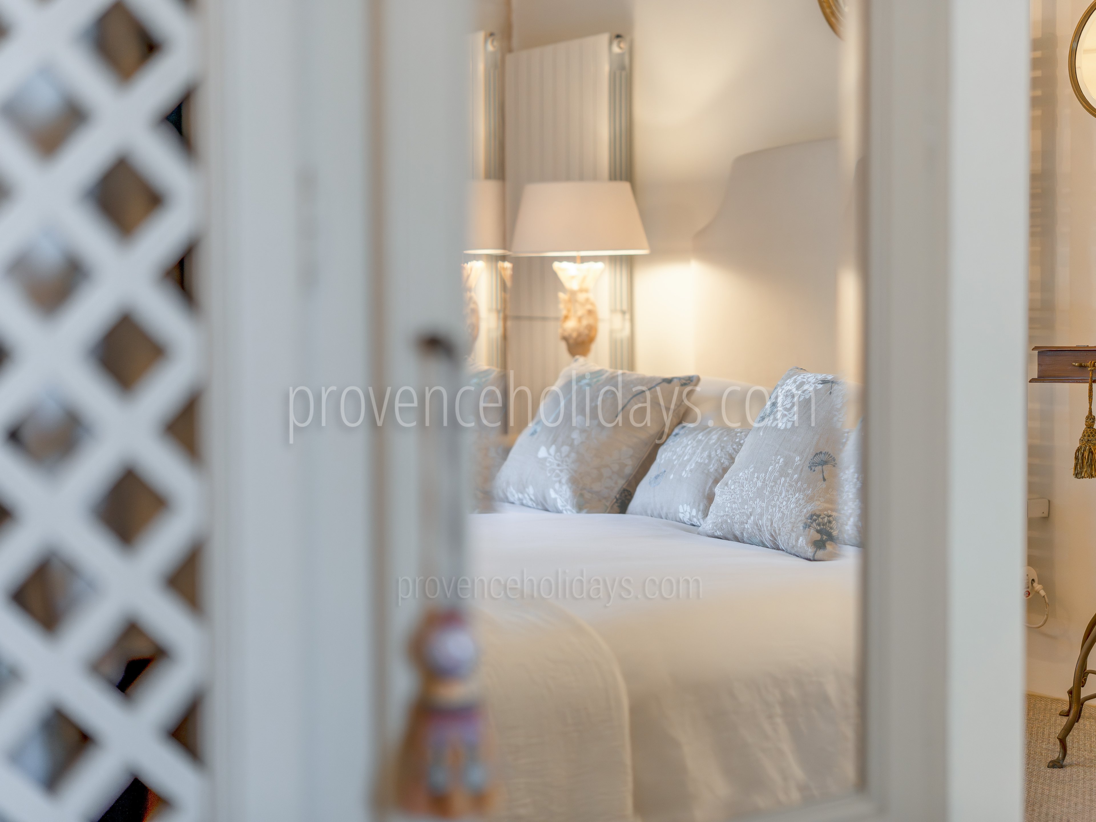 37 - L\'Écrin de Lagnes: Villa: Bedroom