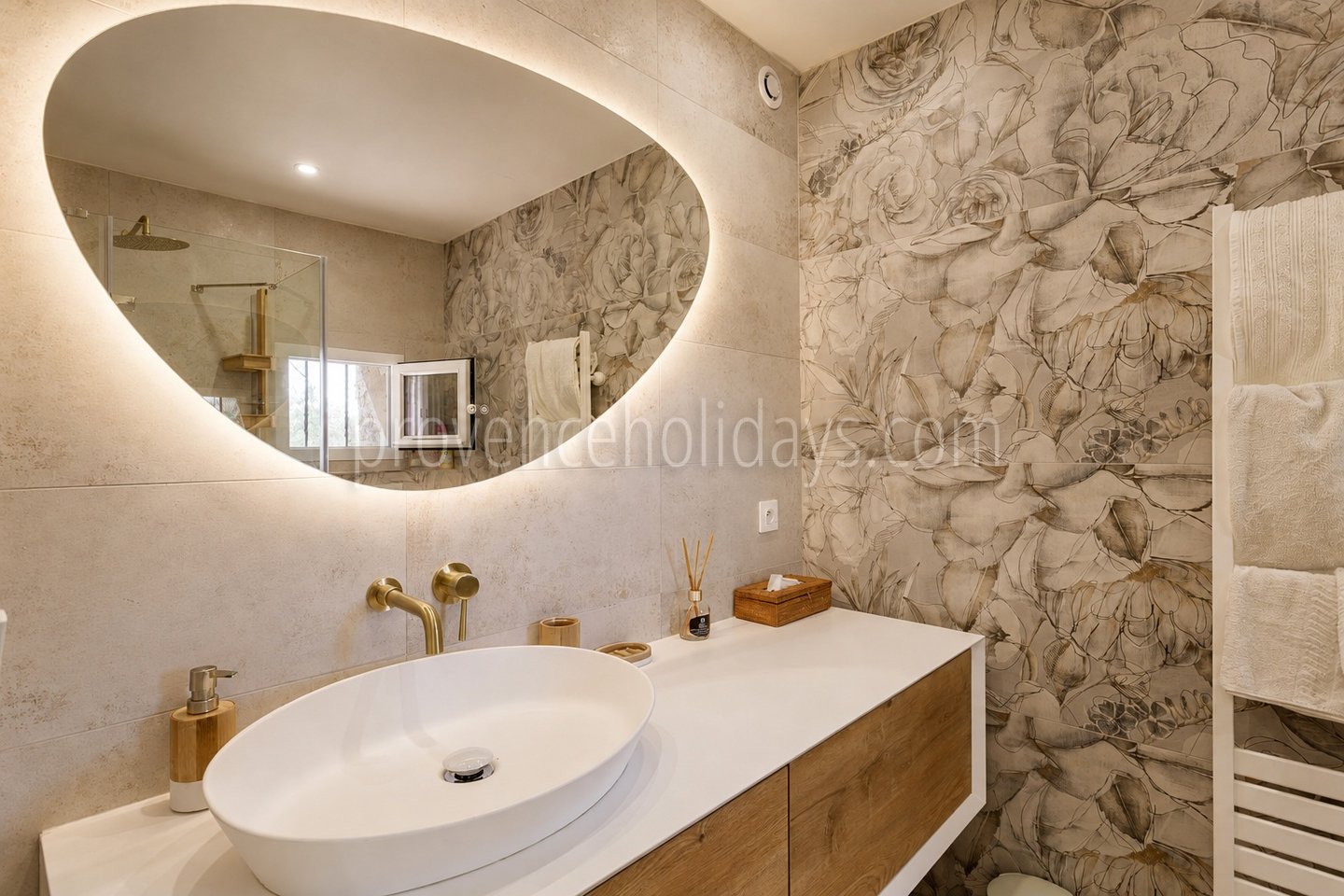 14 - Villa Caleous: Villa: Bathroom