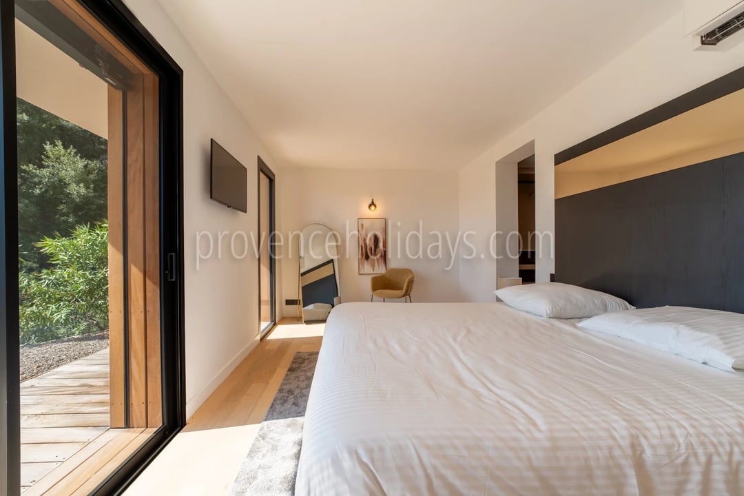 50 - Hedendaagse villa in Cavalaire-sur-Mer: Villa: Bedroom