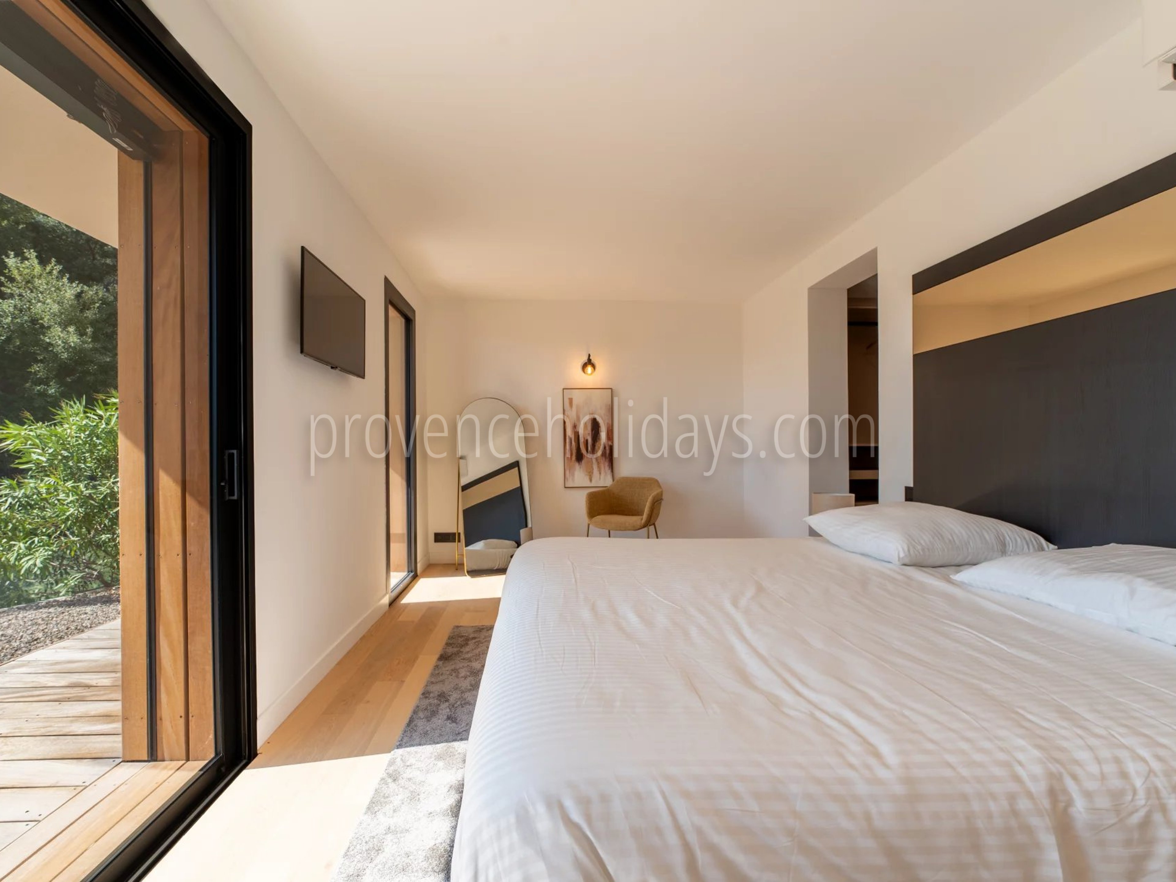 50 - Hedendaagse villa in Cavalaire-sur-Mer: Villa: Bedroom