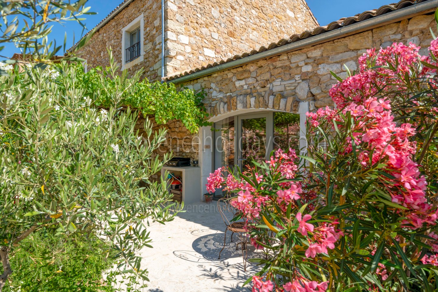 48 - La Bohème: Villa: Exterior