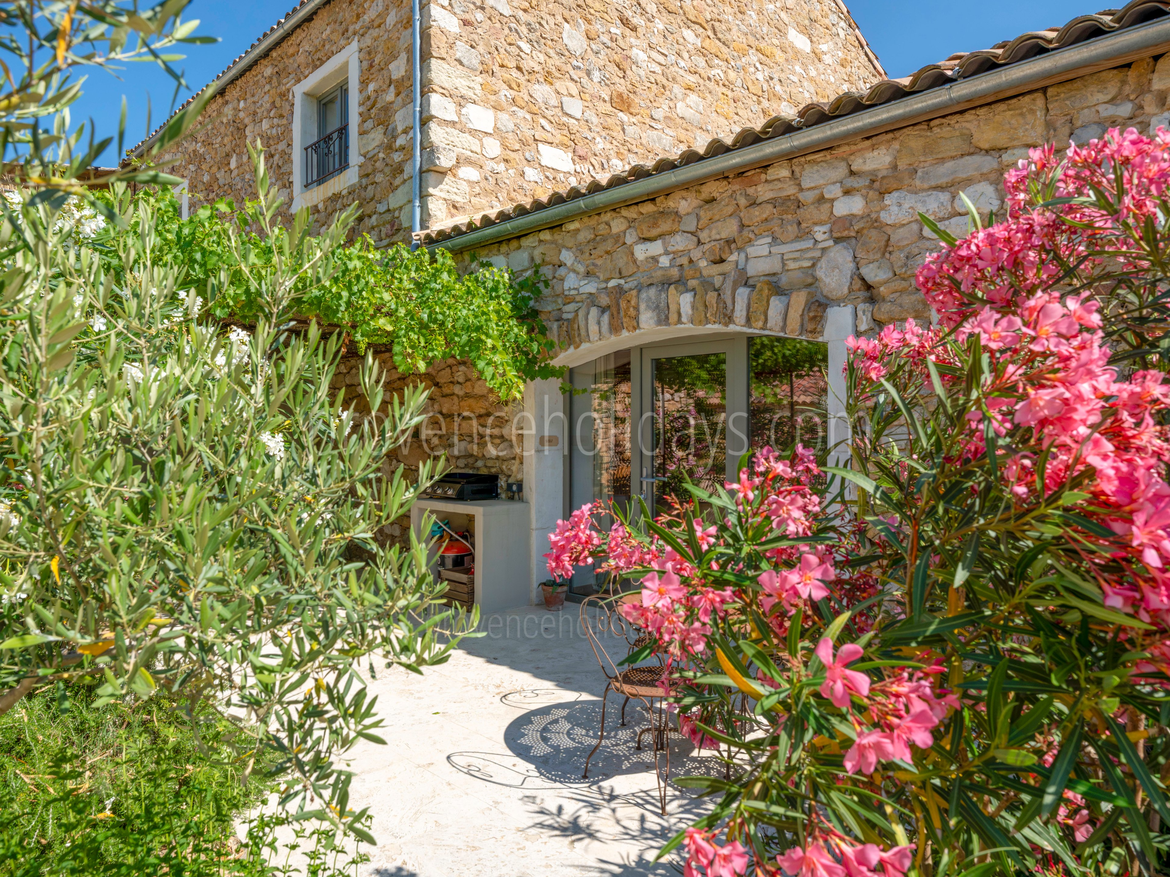 48 - La Bohème: Villa: Exterior
